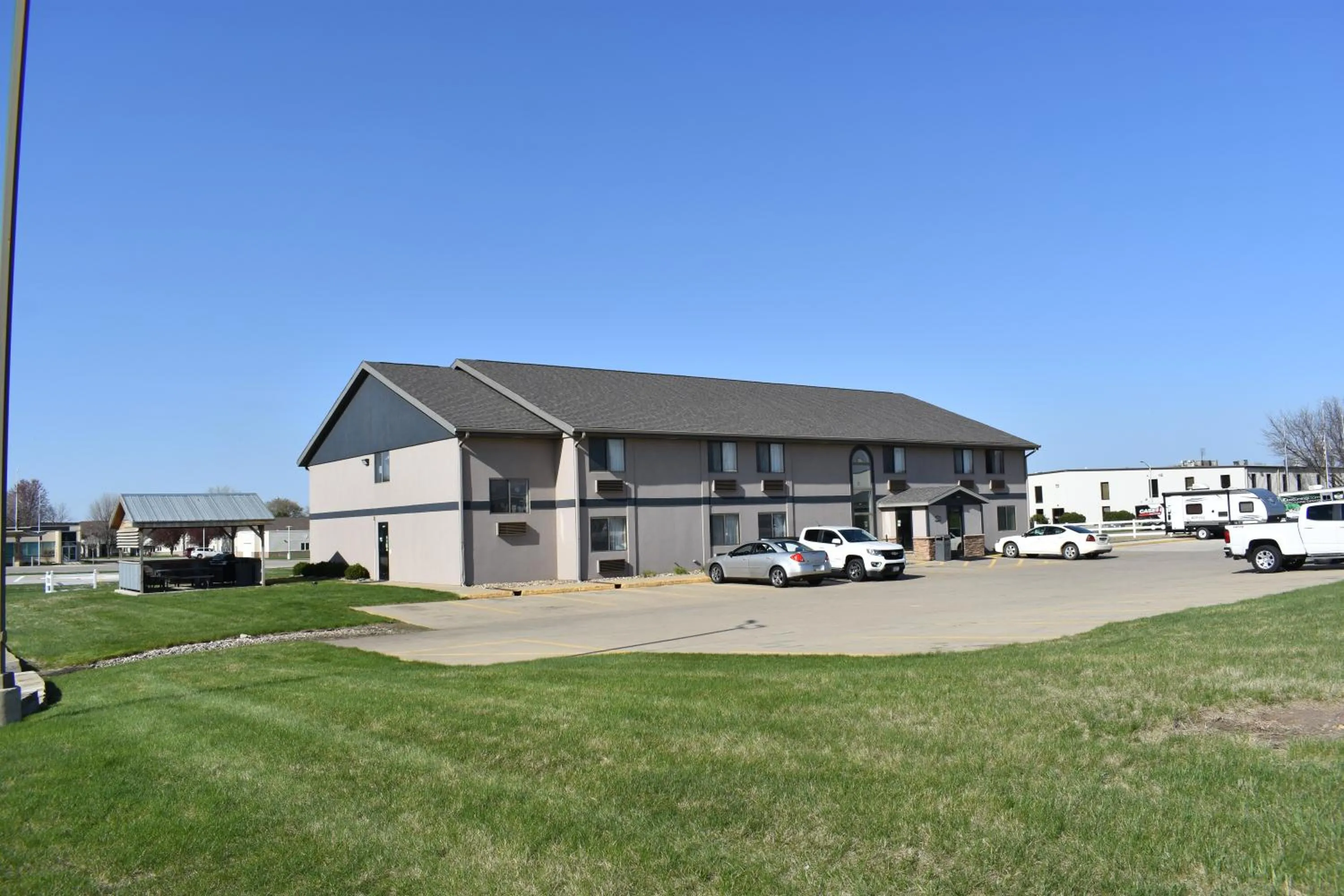 Heartland Hotel & Suites