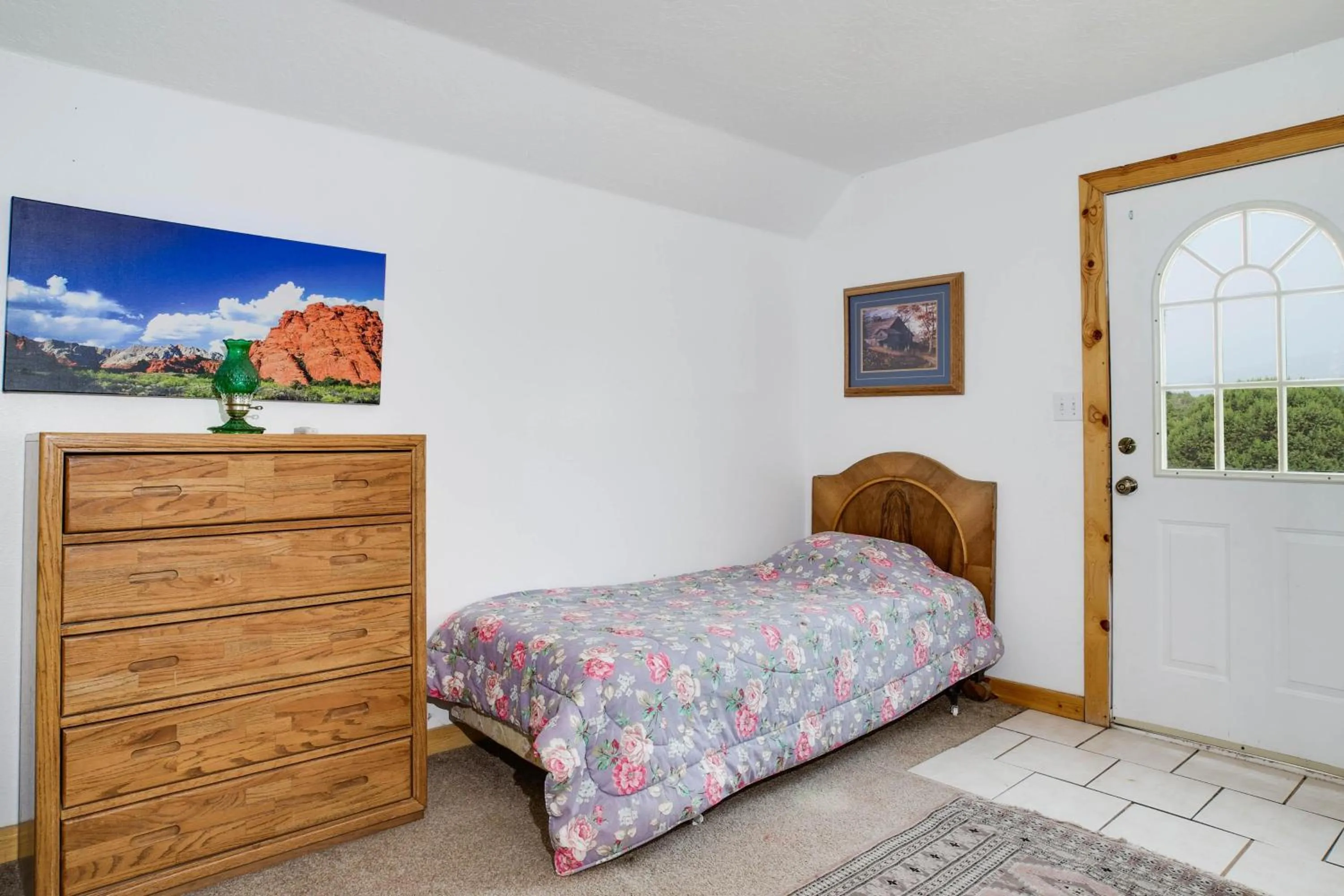 Bed in Hacienda Roja - The Cedars #7 at Wind Walker Homestead