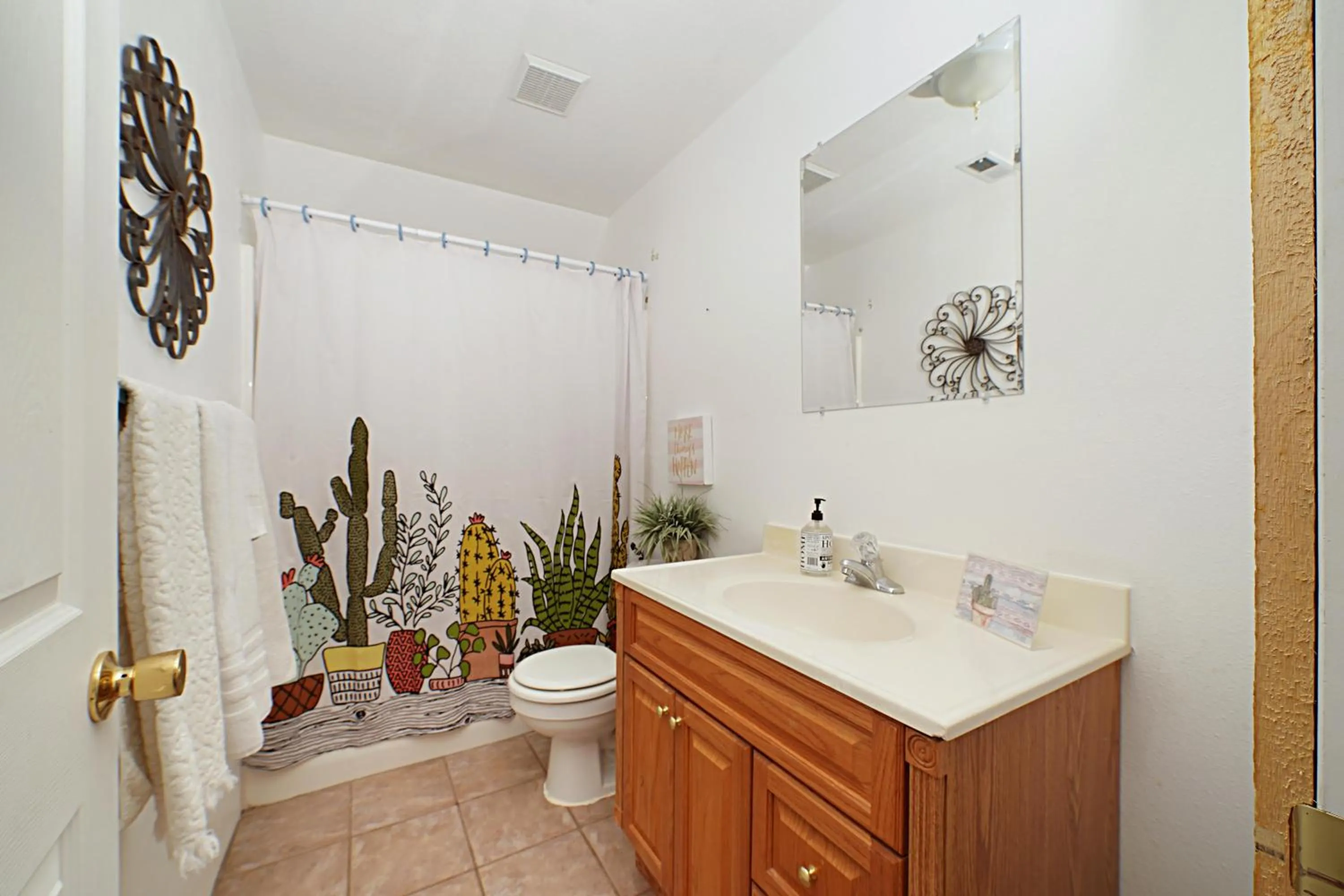 Photo of the whole room in Hacienda Roja - The Pinion #8 at Wind Walker Homestead