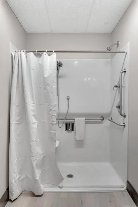 Shower in Barnwood Suite - Main Street Lodge in Berlin