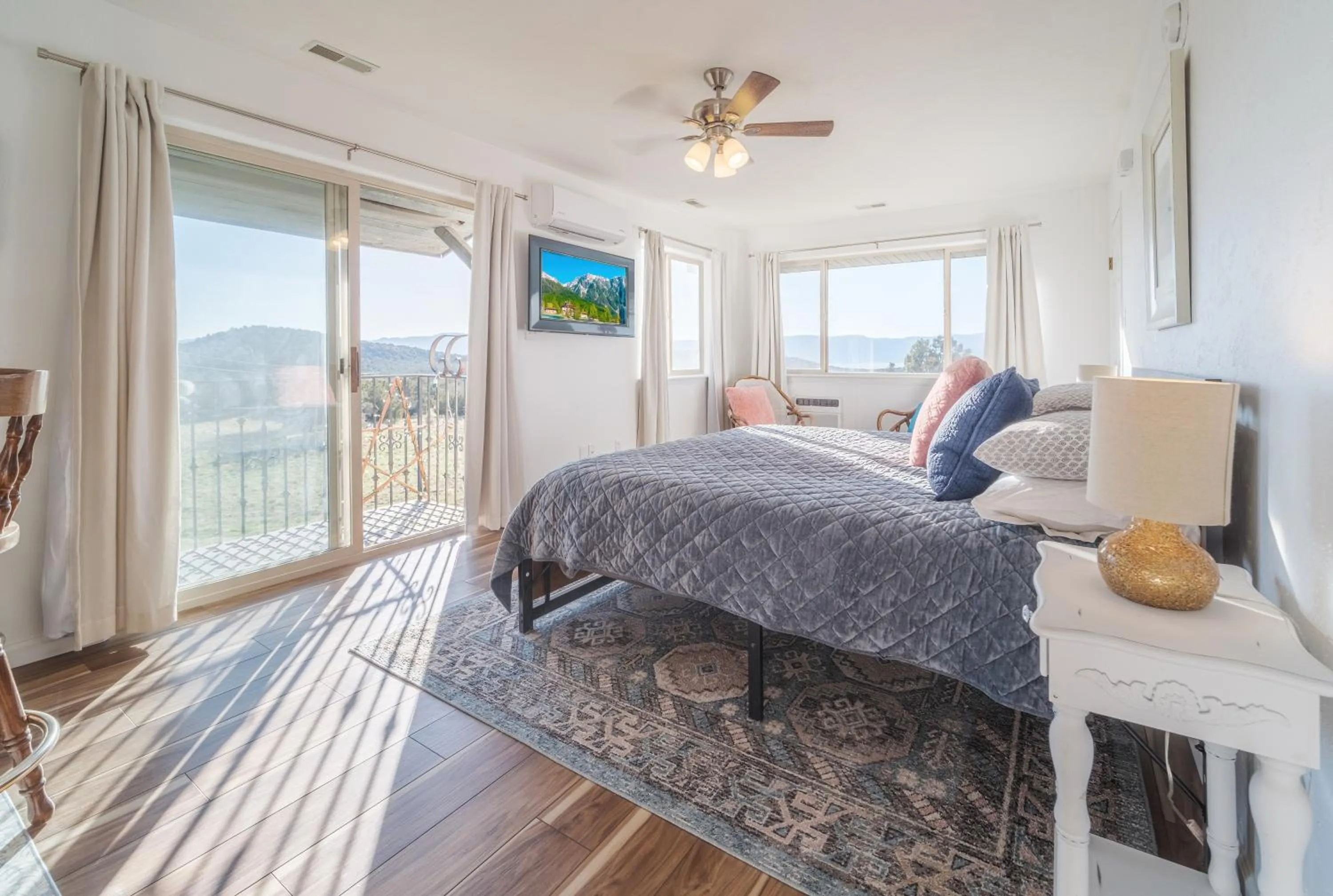 Bed in The Harmony Studio at Wind Walker Homestead