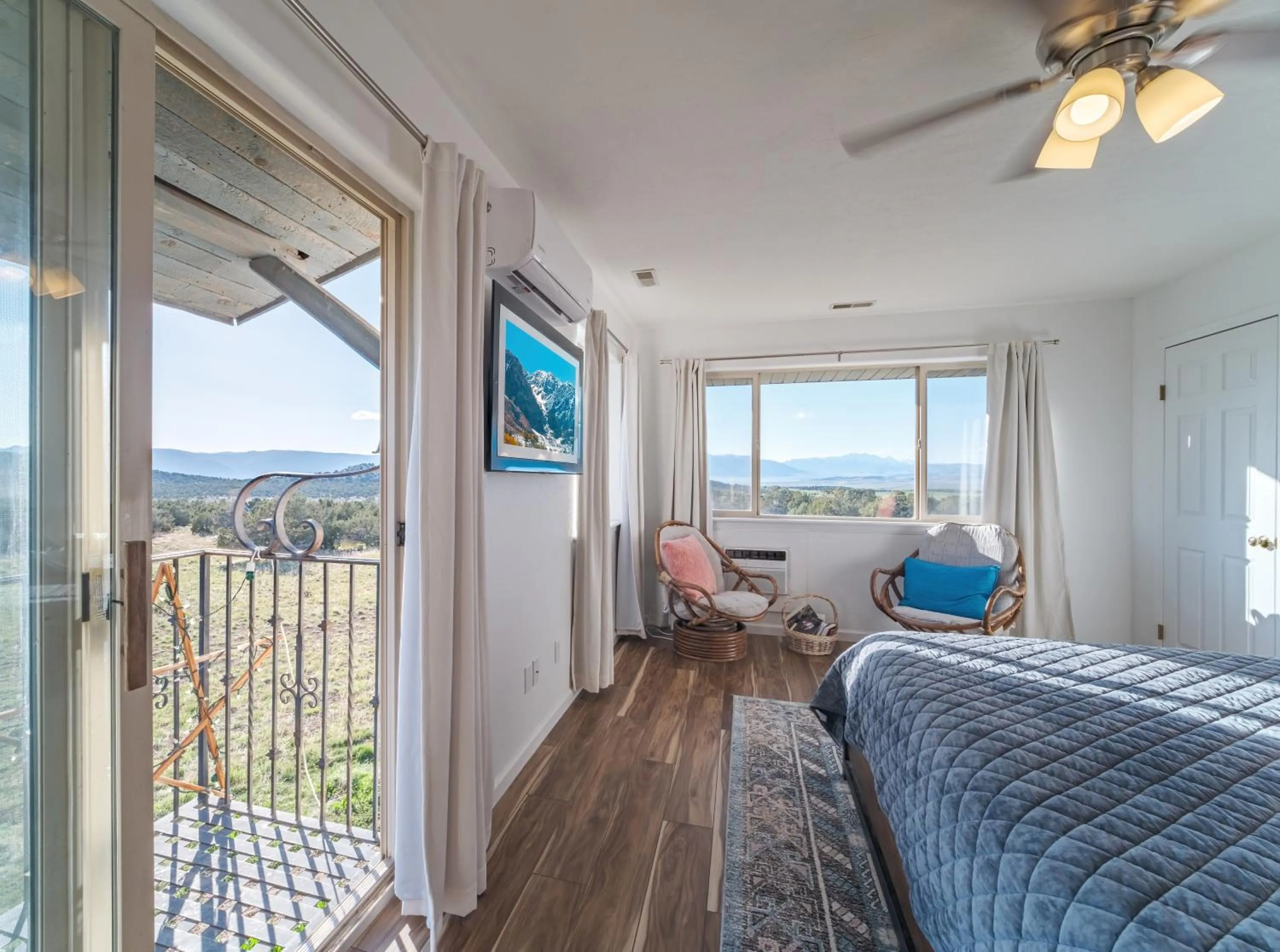 Bed in The Harmony Studio at Wind Walker Homestead