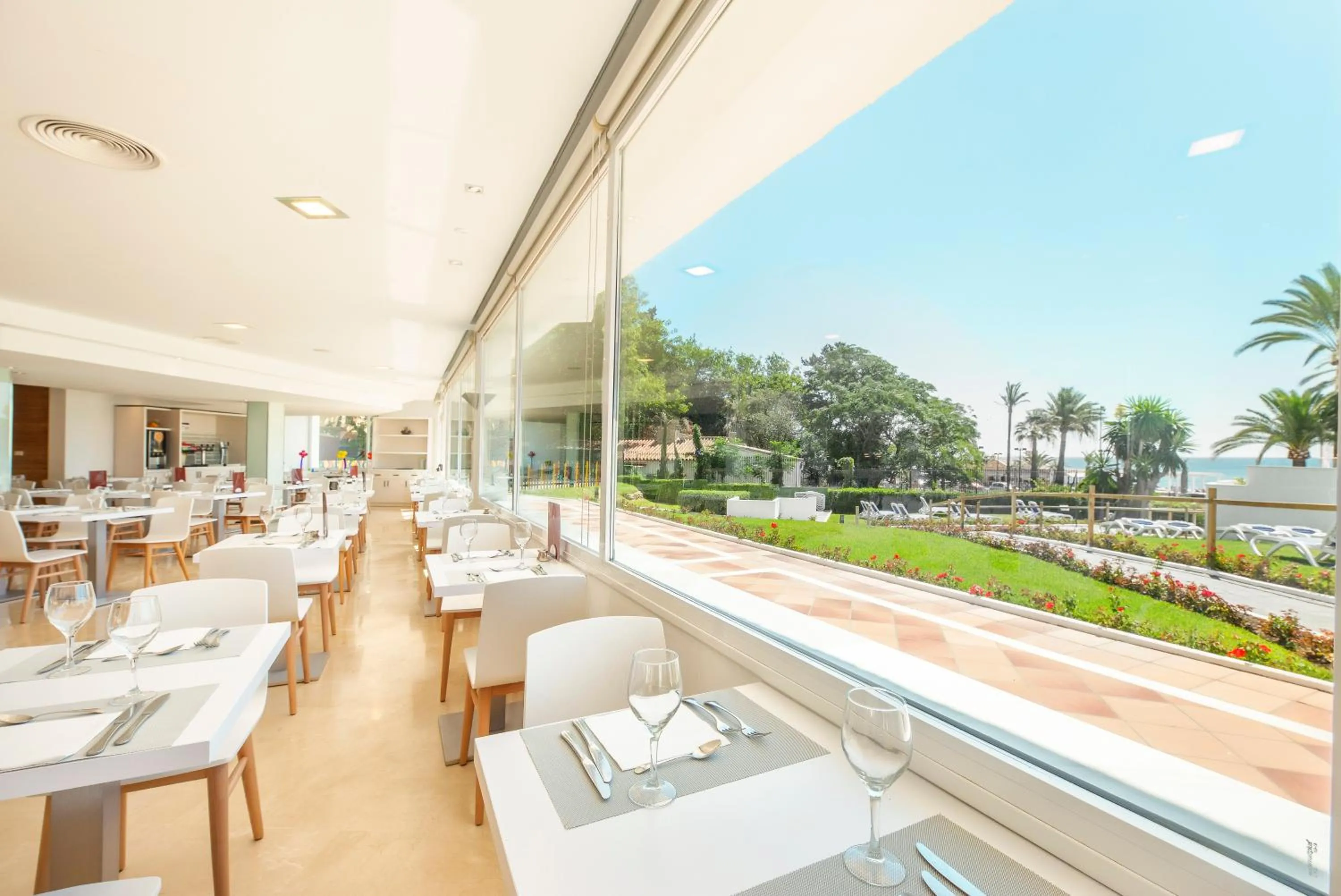 Restaurant/places to eat in Globales Gardenia