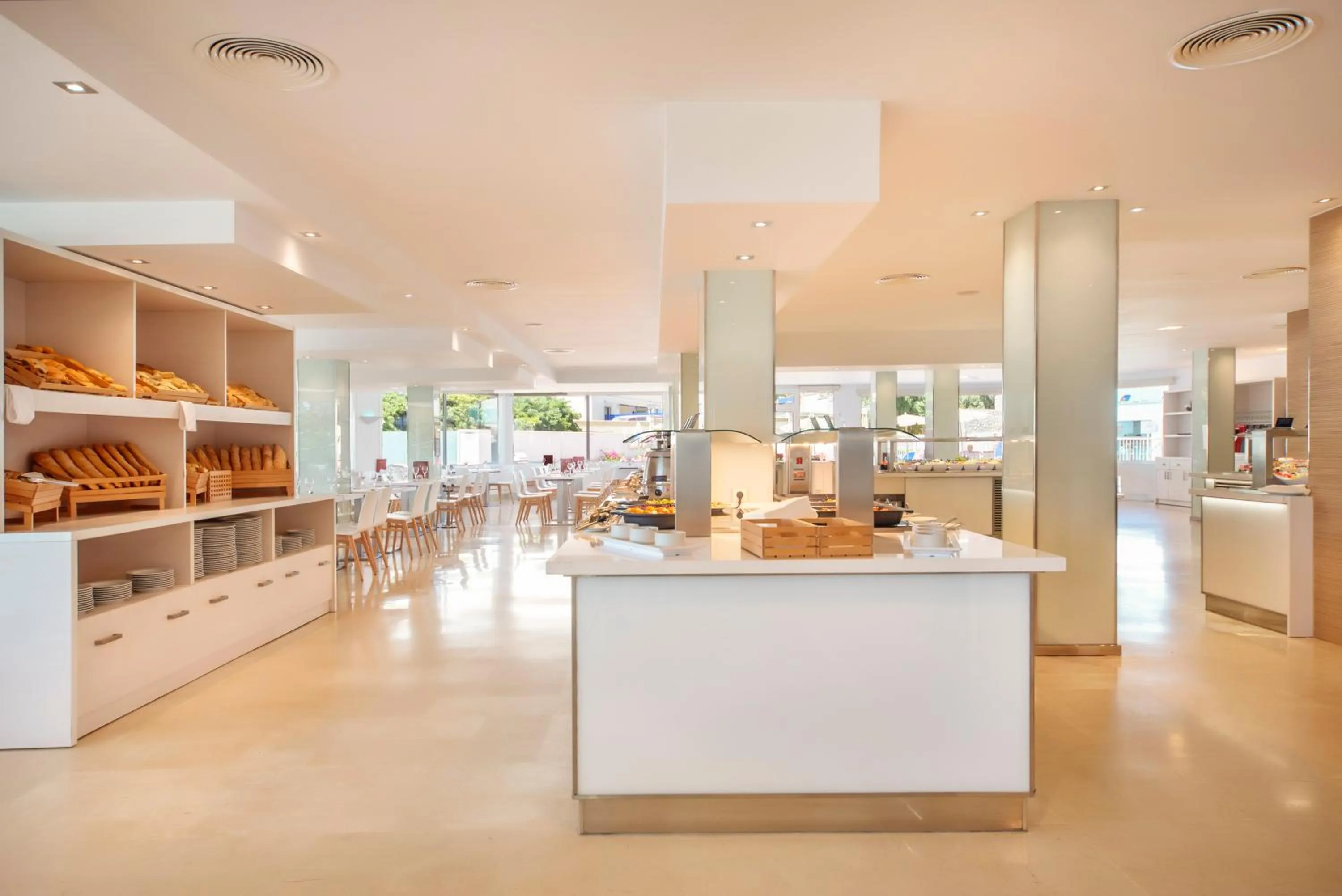 Restaurant/places to eat in Globales Gardenia