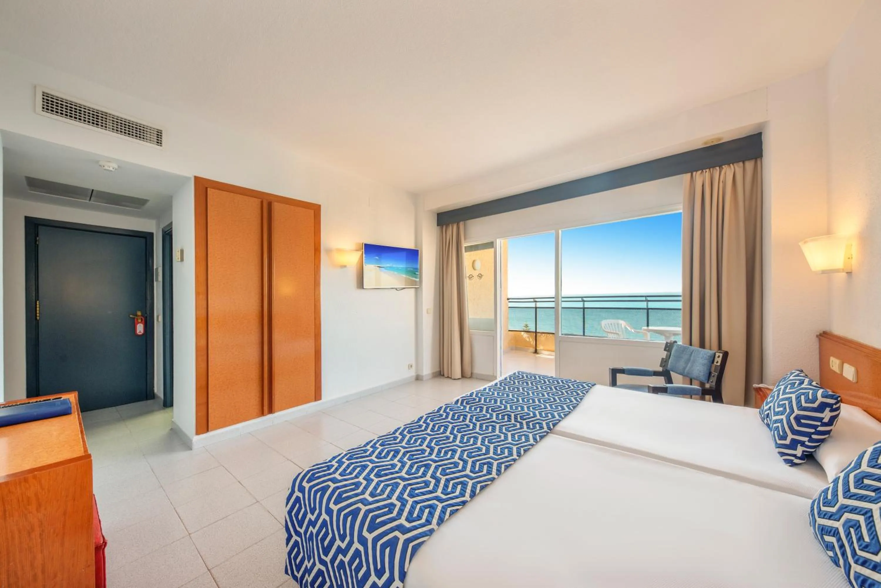 Balcony/Terrace, Bed in Globales Gardenia