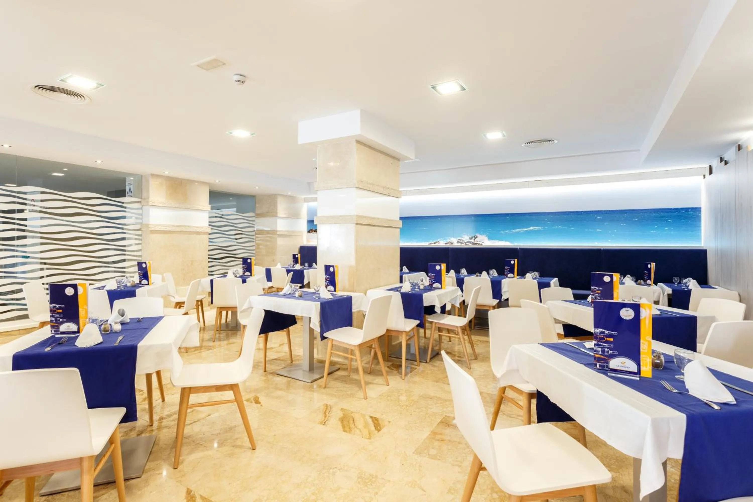 Restaurant/places to eat in Globales Gardenia