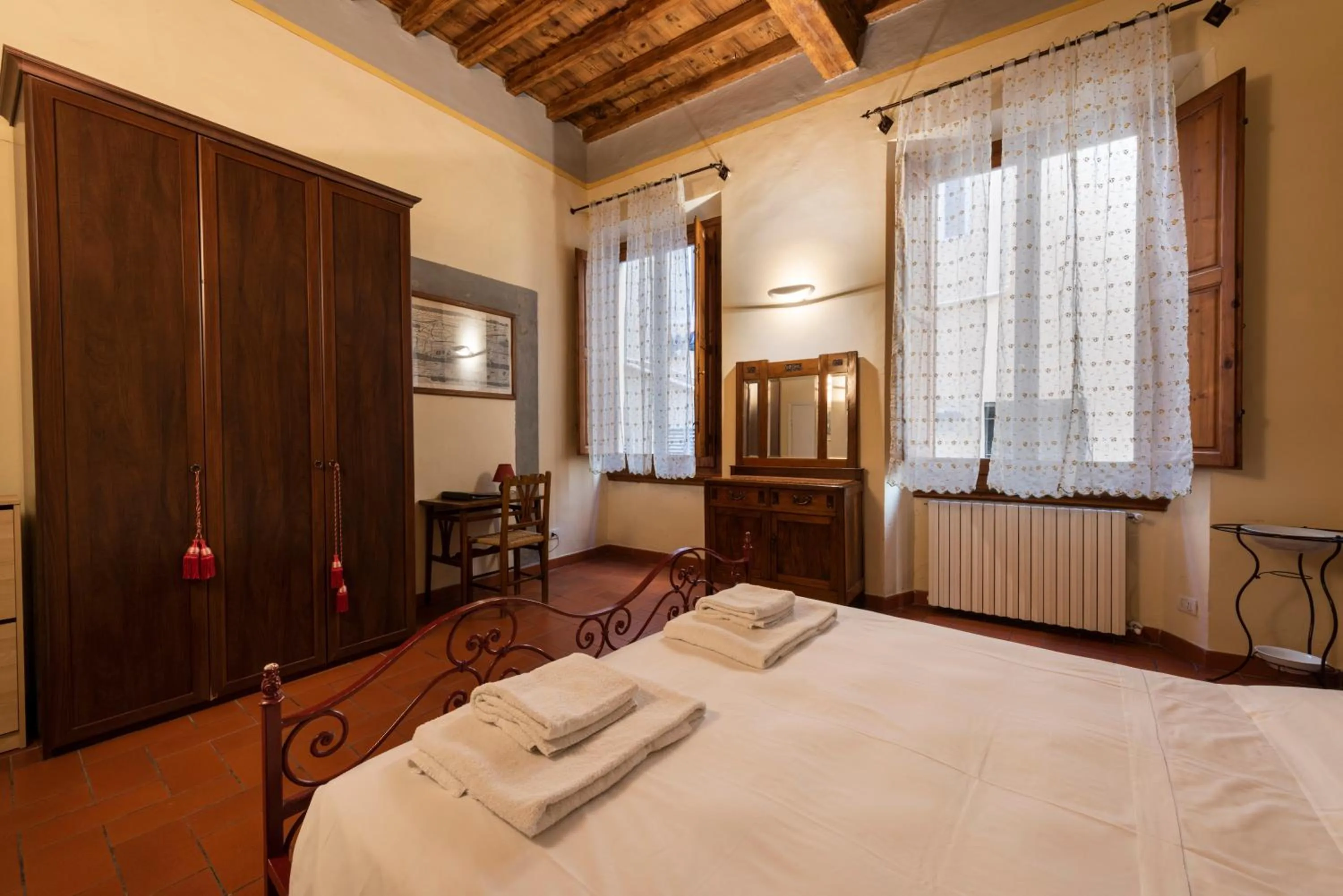 Bed in Giglio Classic by Mmega