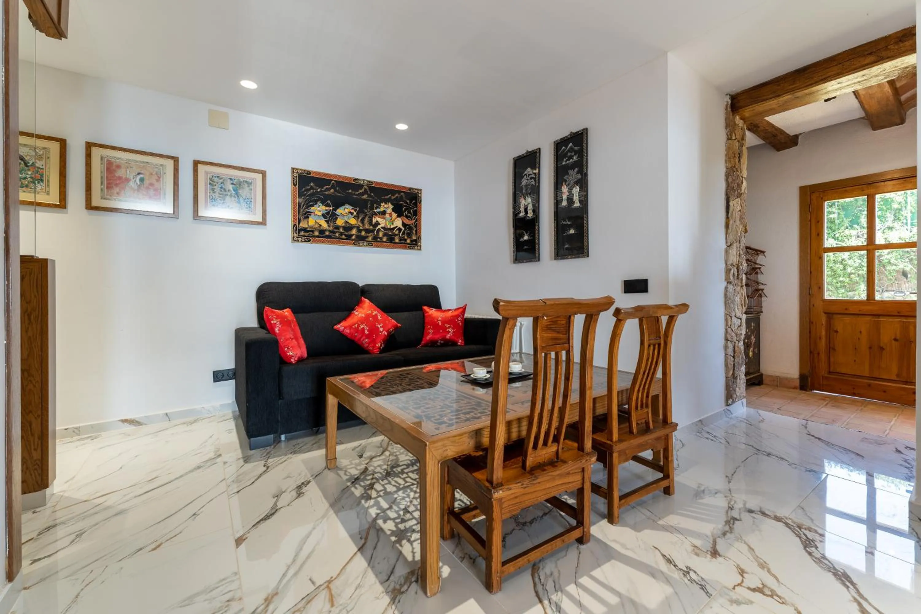 Decorative detail in Hotel Roger de Flor by Seleqtta