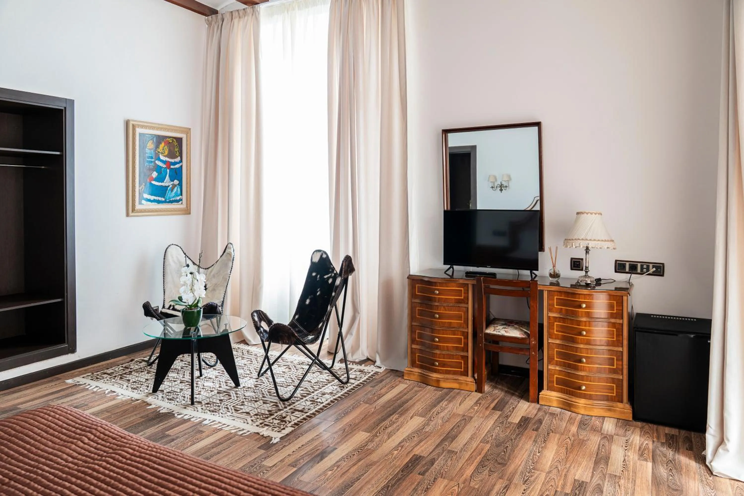 Decorative detail in Hotel Roger de Flor by Seleqtta