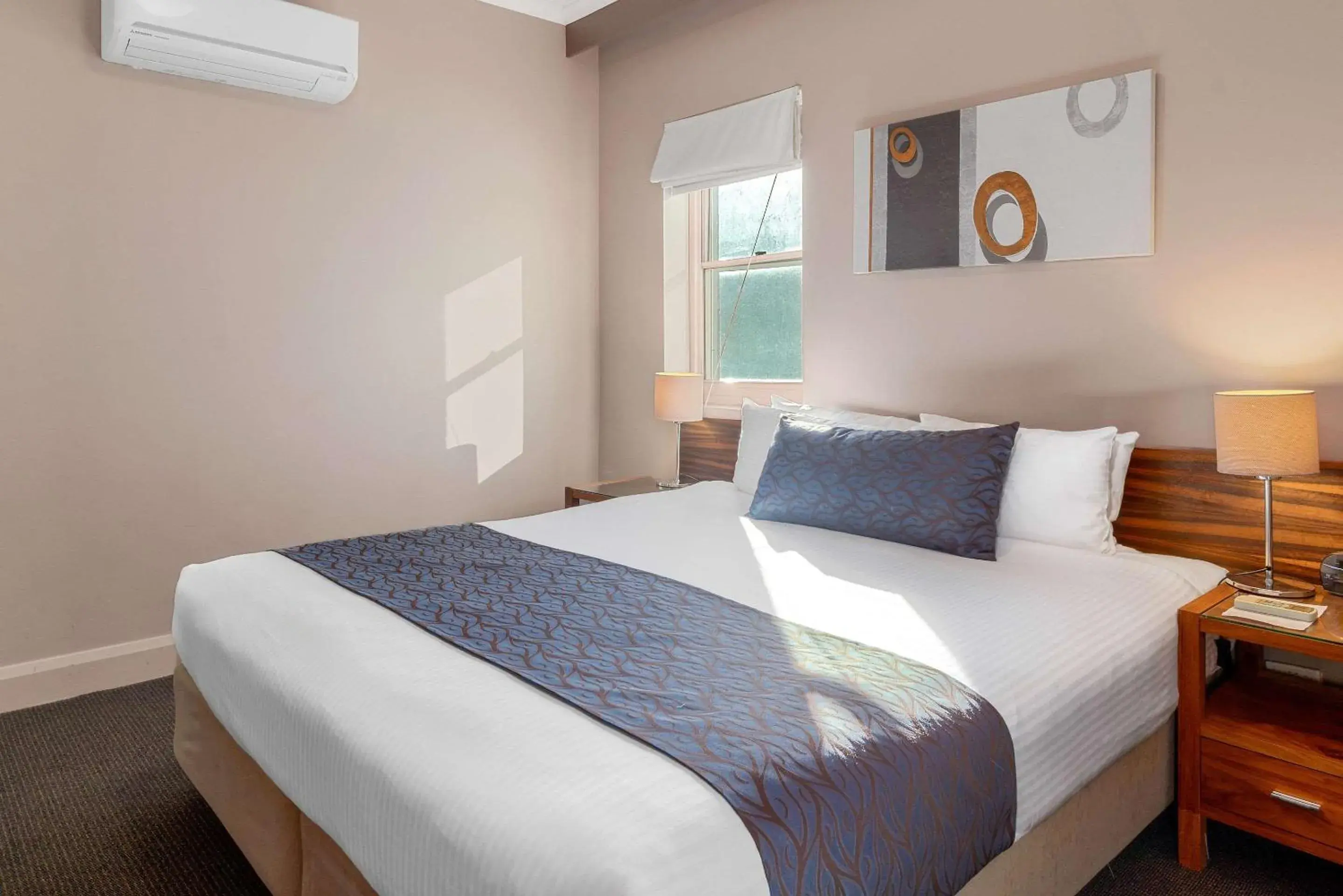 Bedroom, Bed in Quality Hotel Dickson Bedroom, Bed in Quality Hotel Dickson