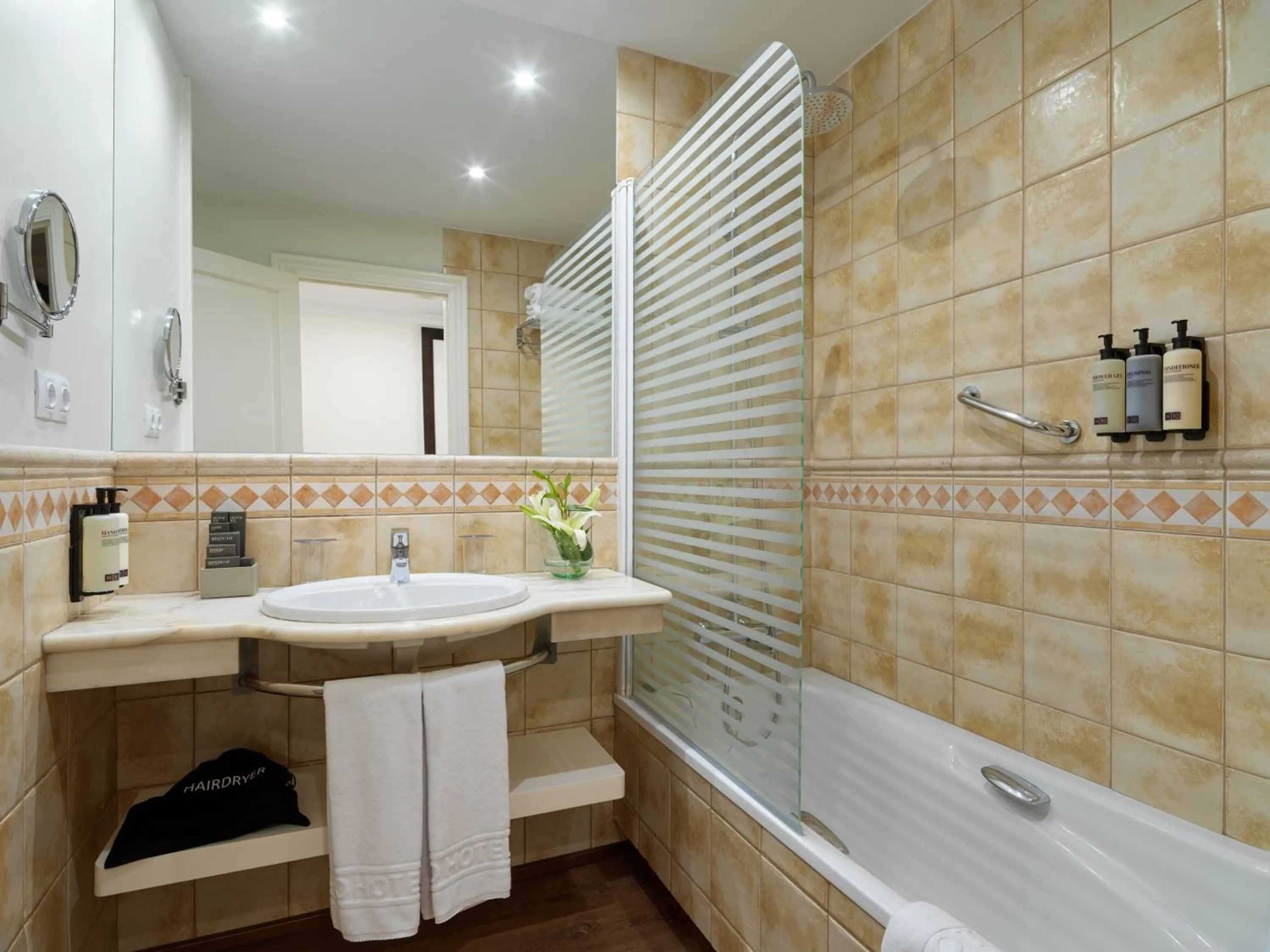 Bathroom in H10 Playa Esmeralda - Adults Only