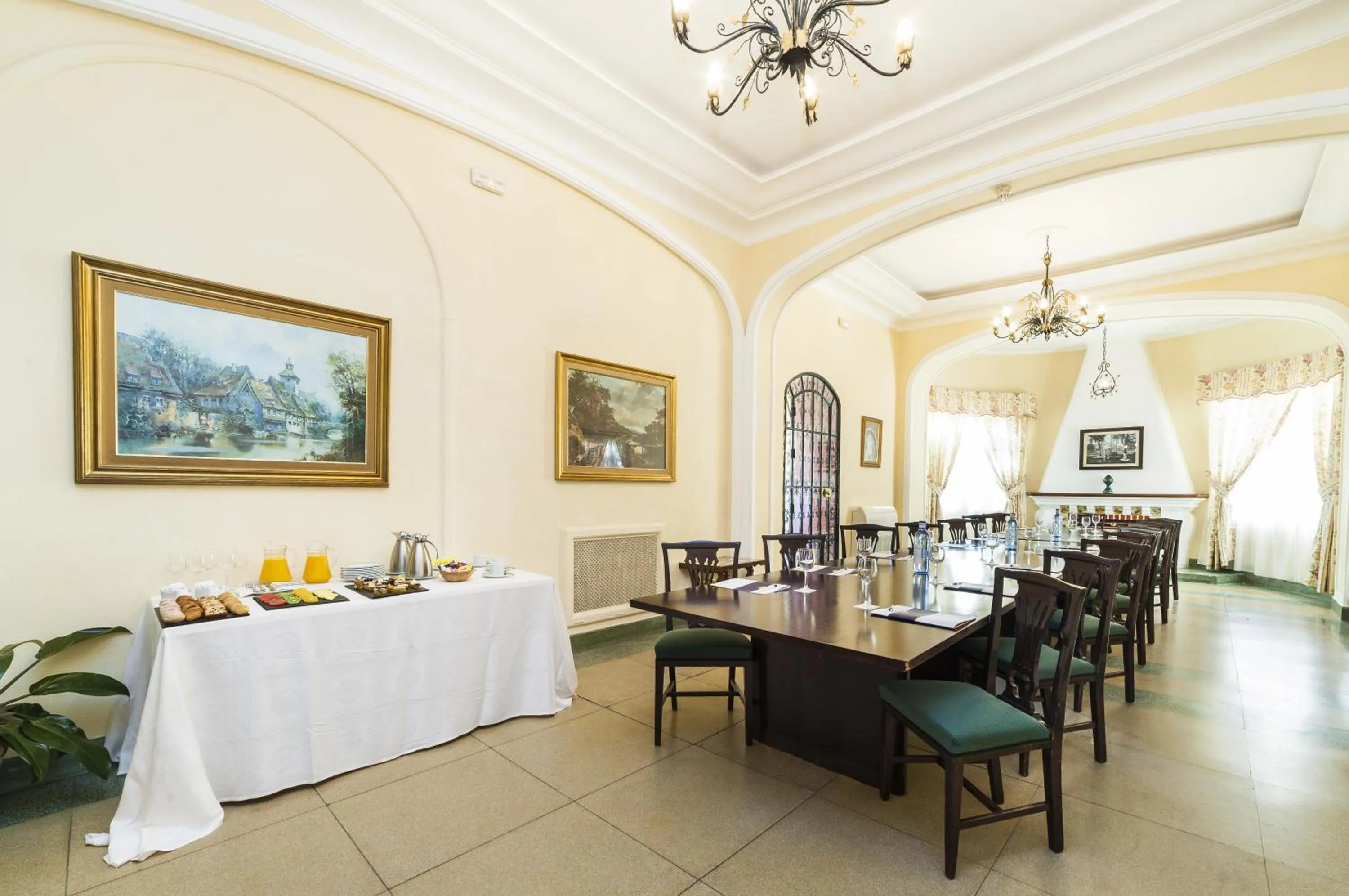 Area and facilities in Globales Reina Cristina