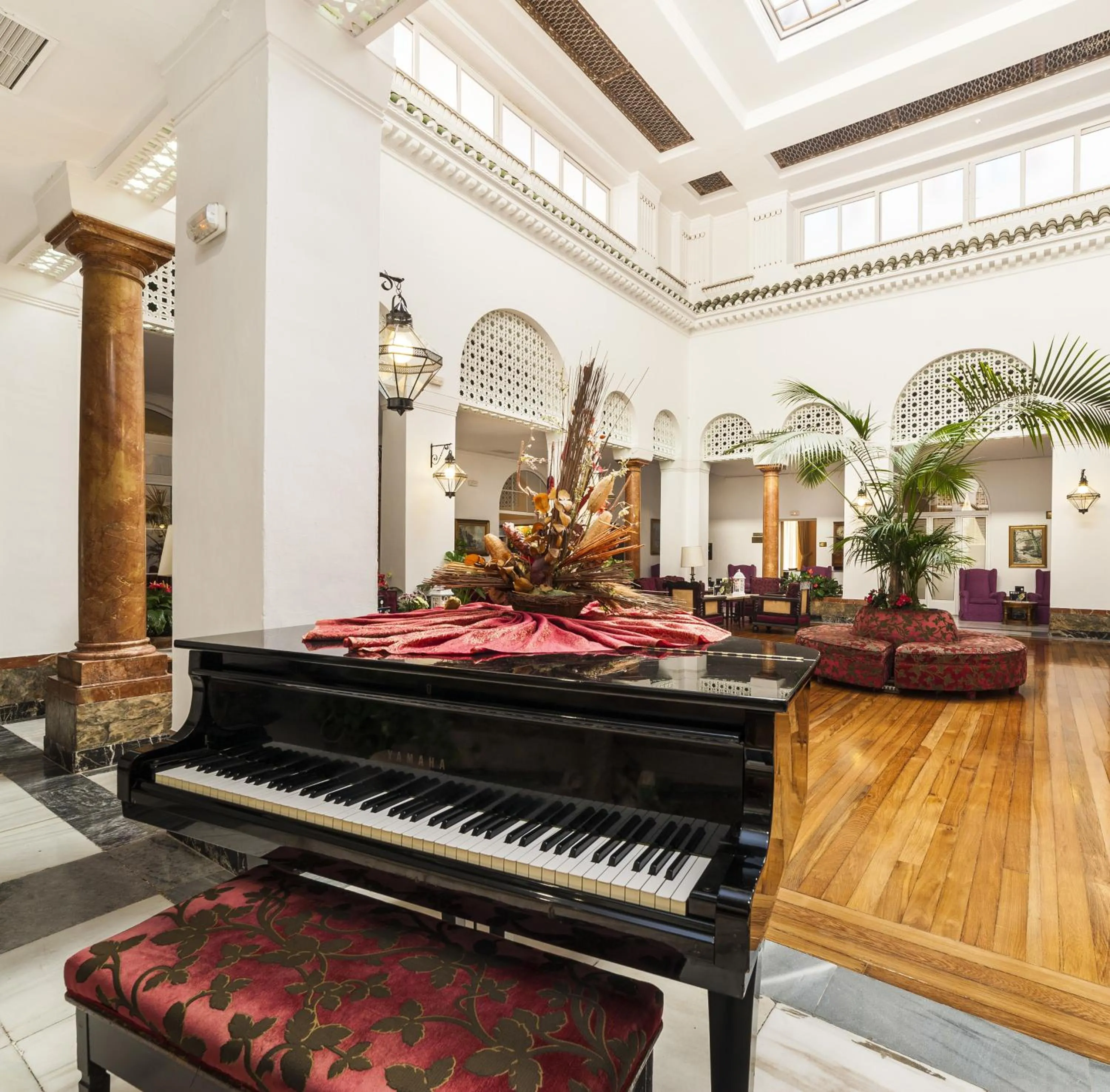 Communal lounge/ TV room in Globales Reina Cristina