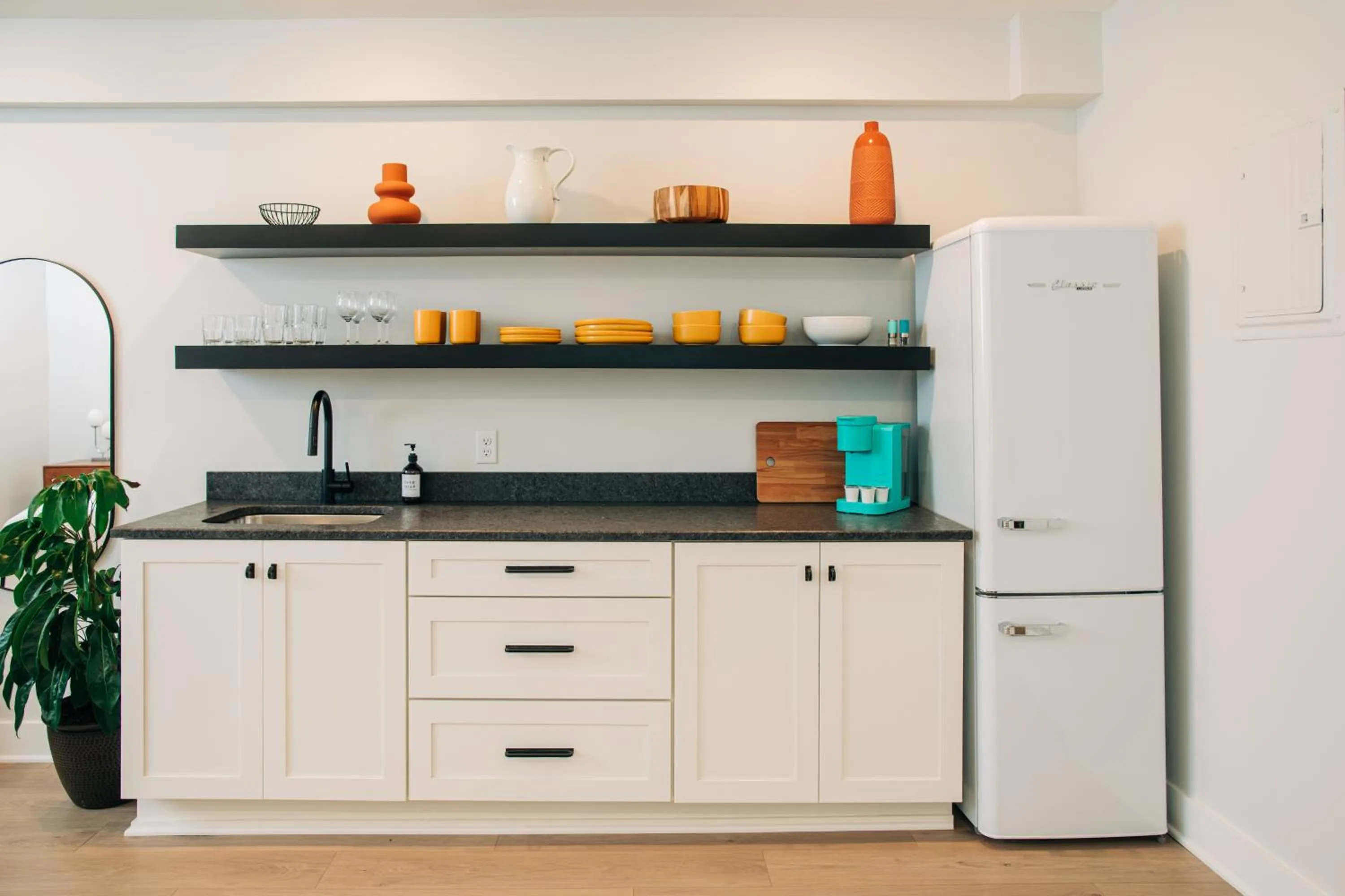 Kitchen or kitchenette in Stellar Suites