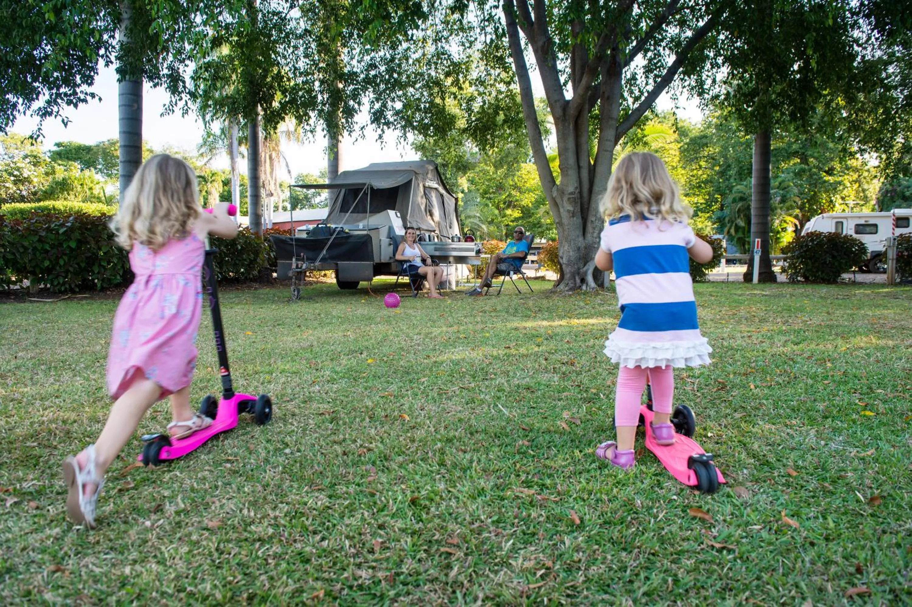 Family in Discovery Parks - Lake Kununurra