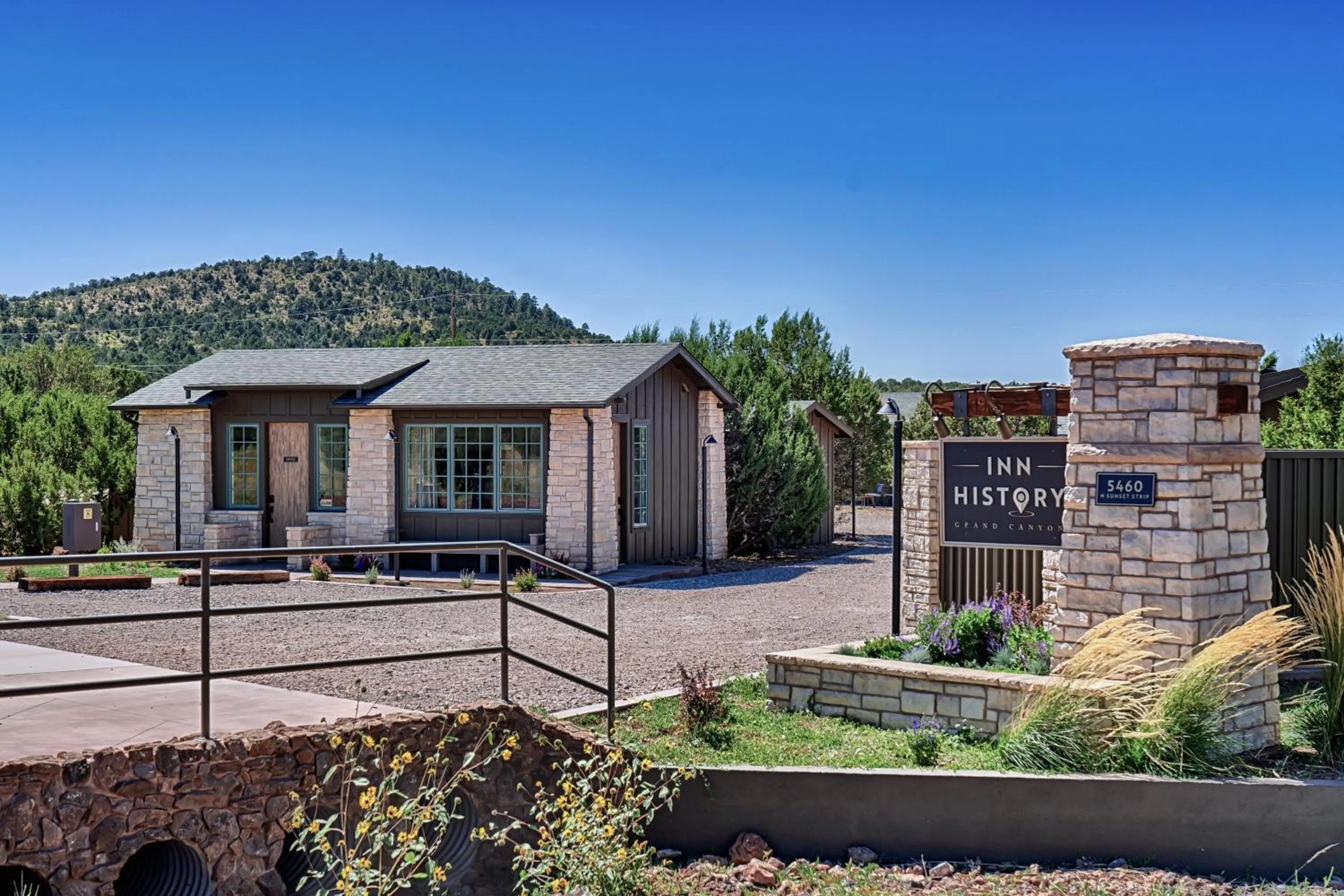 Property building in Inn History Grand Canyon Cabin