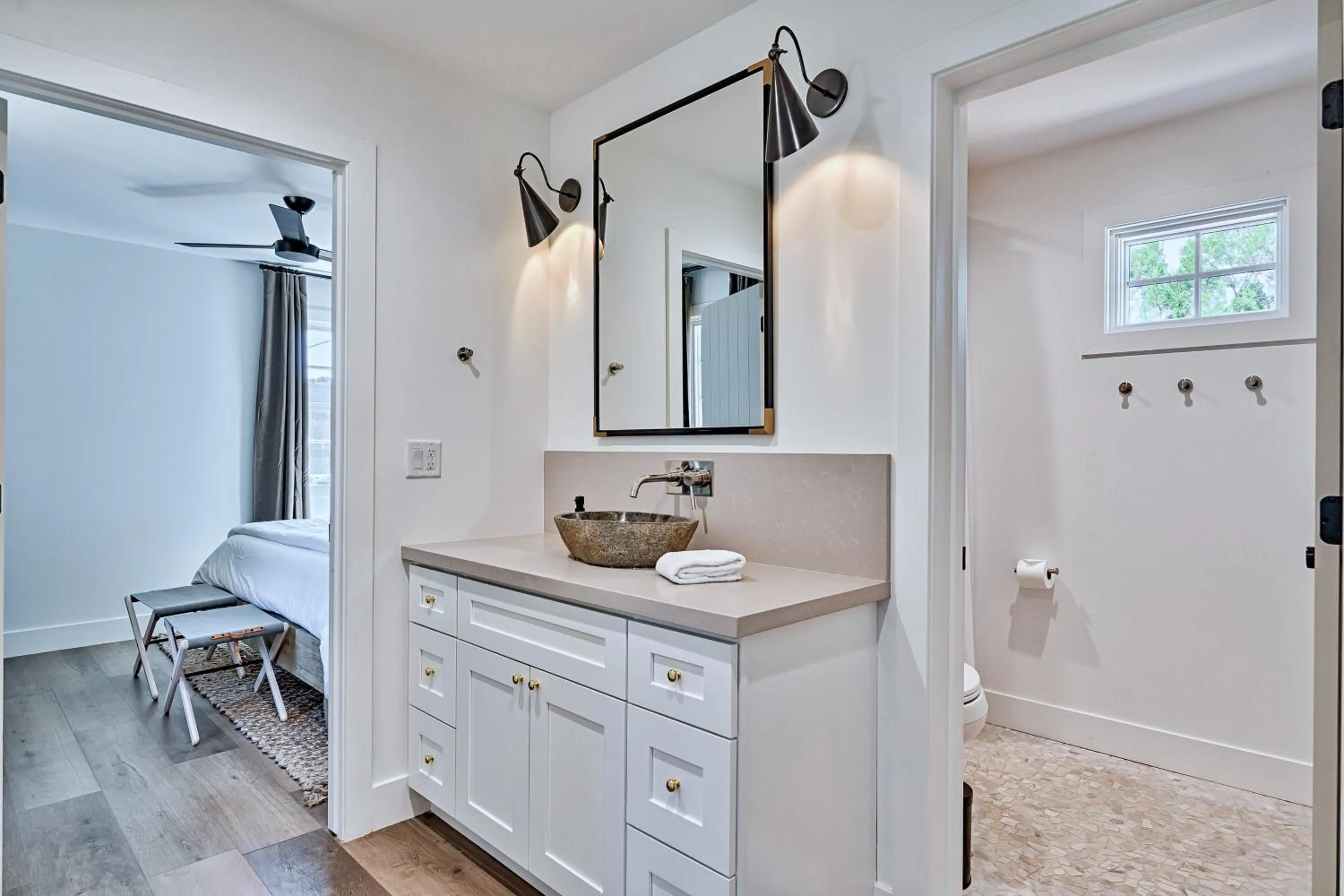 Bathroom in Inn History Grand Canyon Cabin
