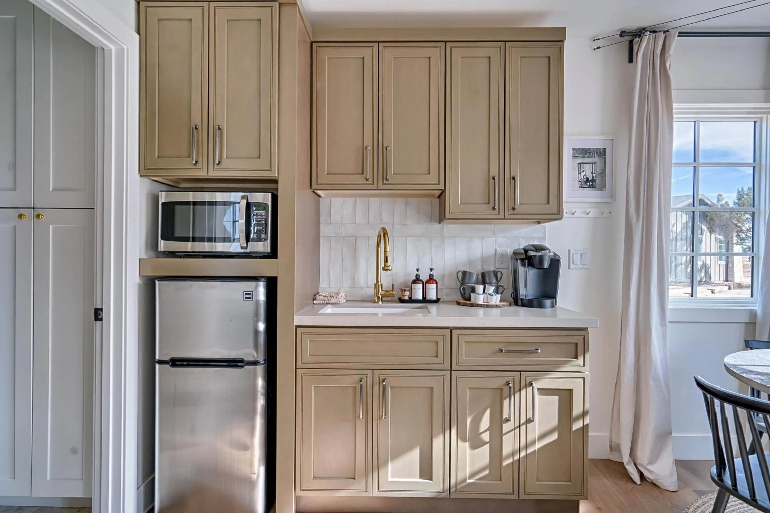 Coffee/tea facilities in Inn History Grand Canyon Cabin