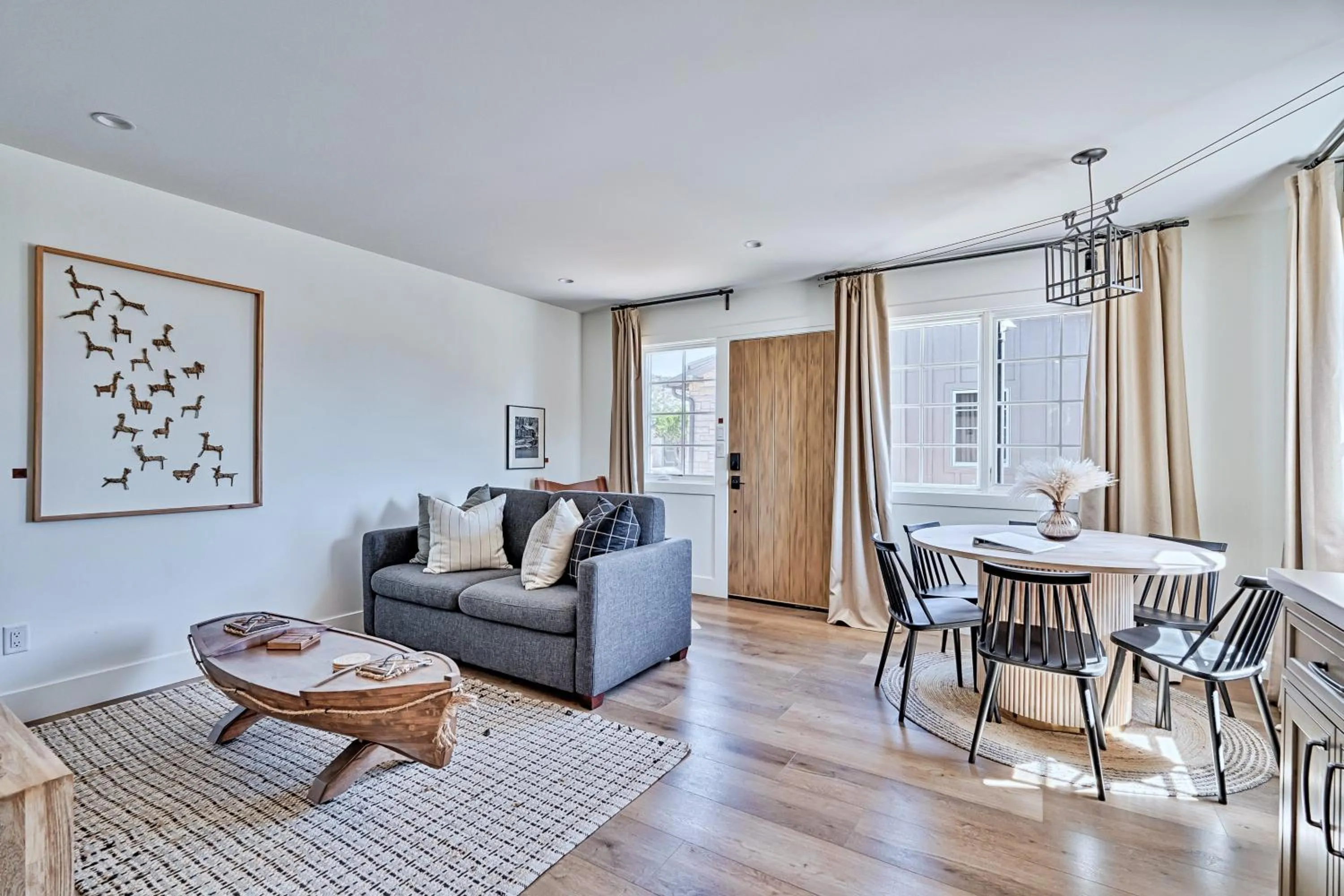 Living room in Inn History Grand Canyon Cabin