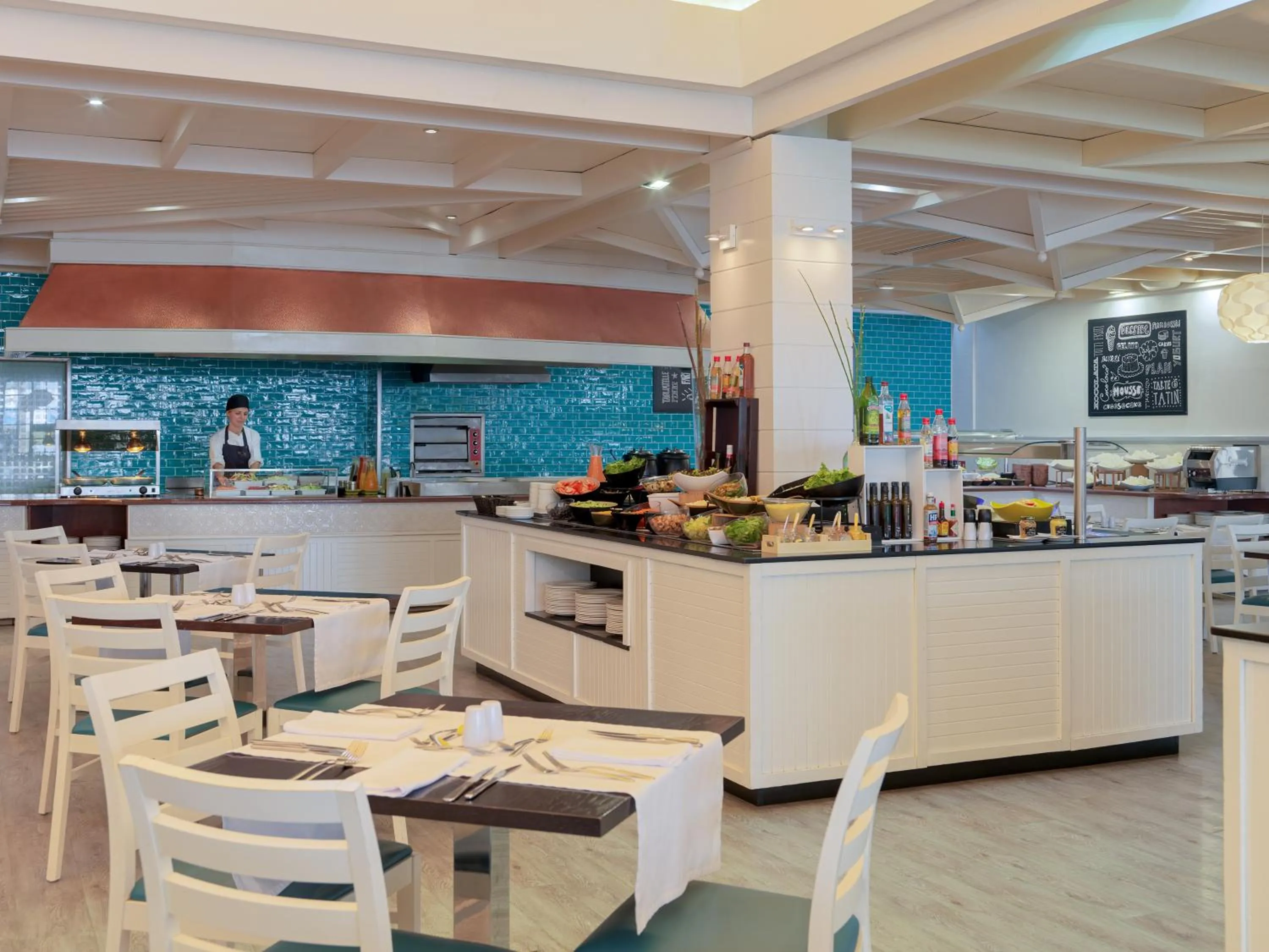 Restaurant/places to eat in H10 Suites Lanzarote Gardens
