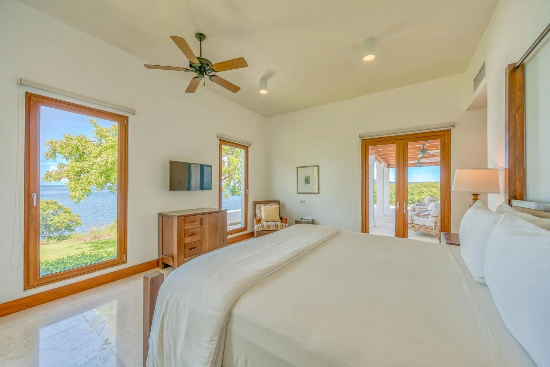 TV and multimedia, Bed in Las Verandas Hotel & Villas