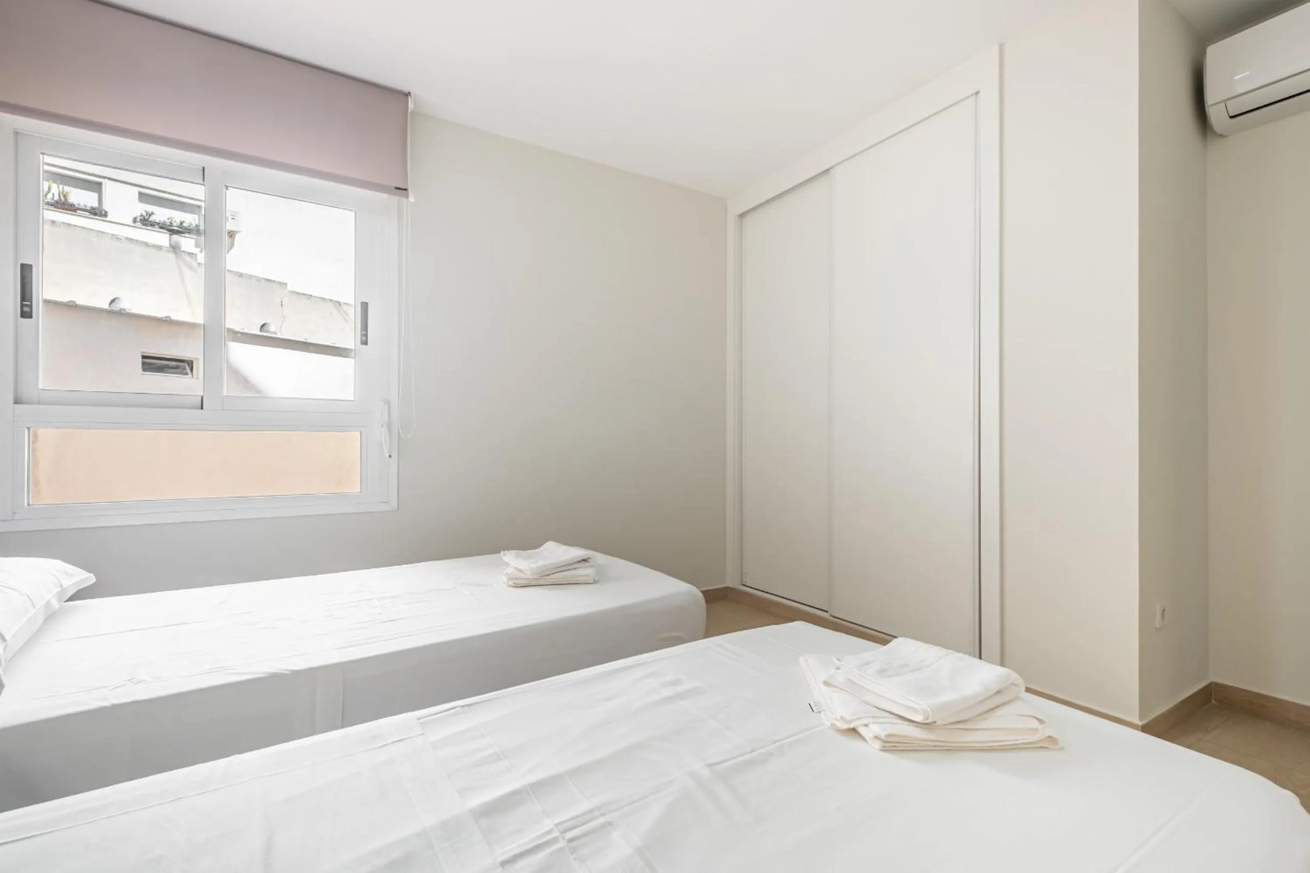 Bed in Apartamentos La Rosita Old Town