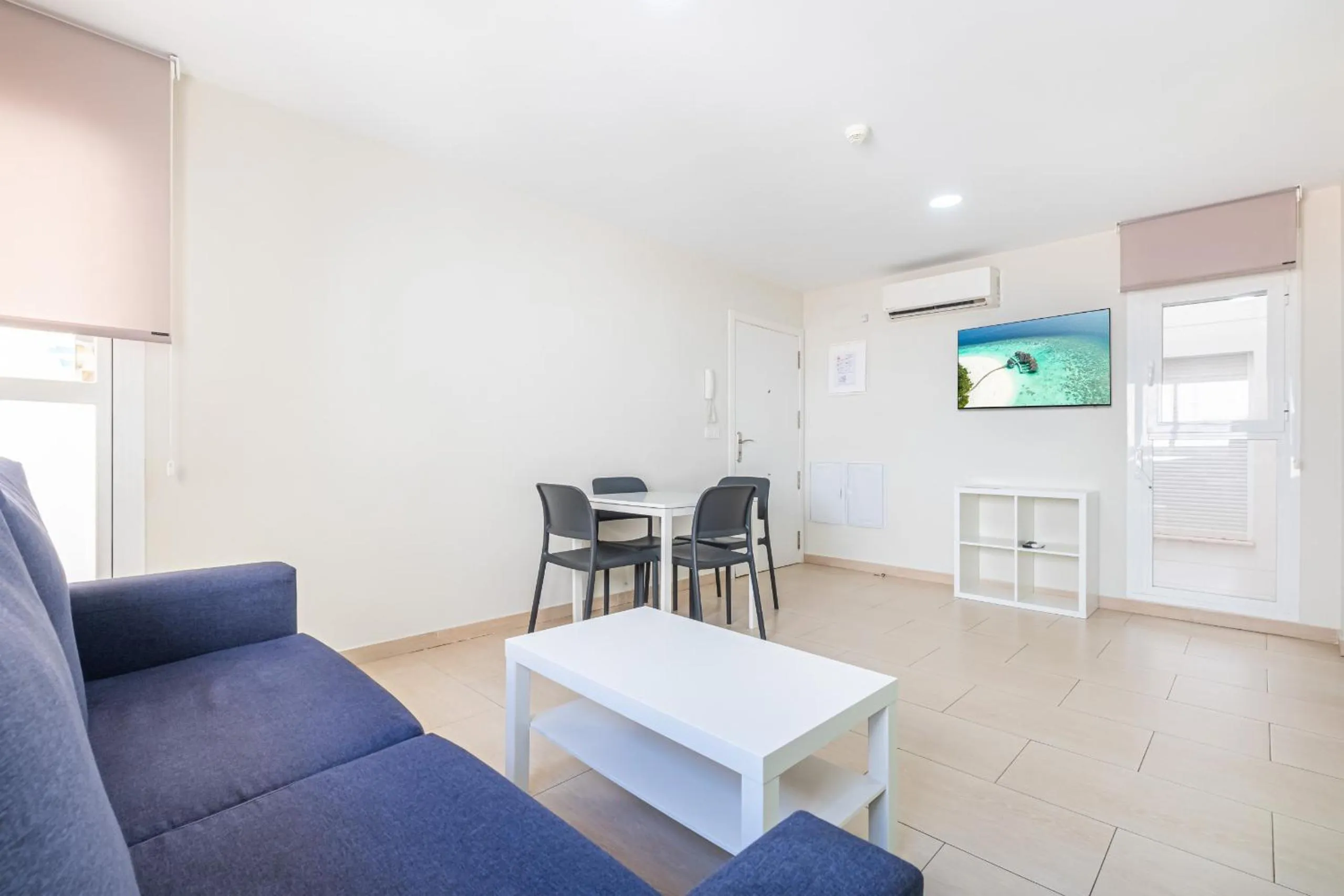 TV and multimedia in Apartamentos La Rosita Old Town