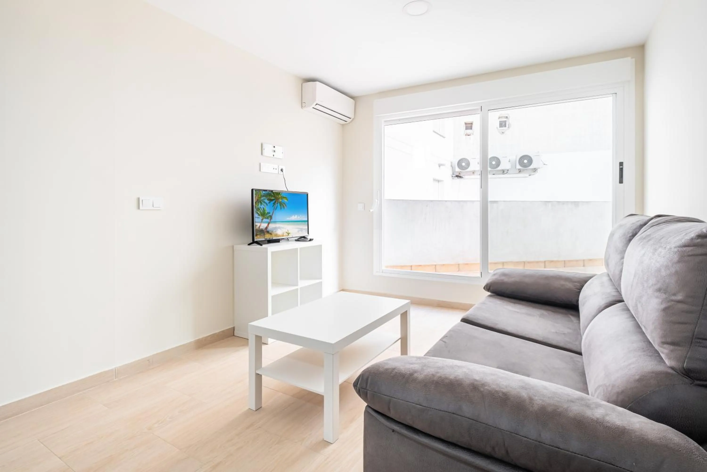 TV and multimedia in Apartamentos La Rosita Old Town