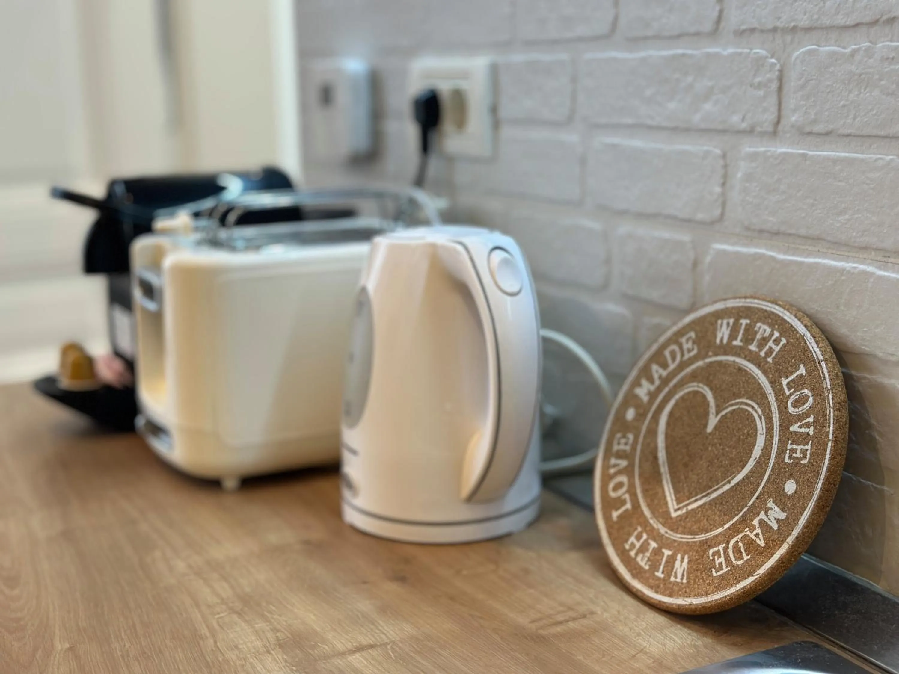 toaster in Carol Residence - ultra central - powered by NEO