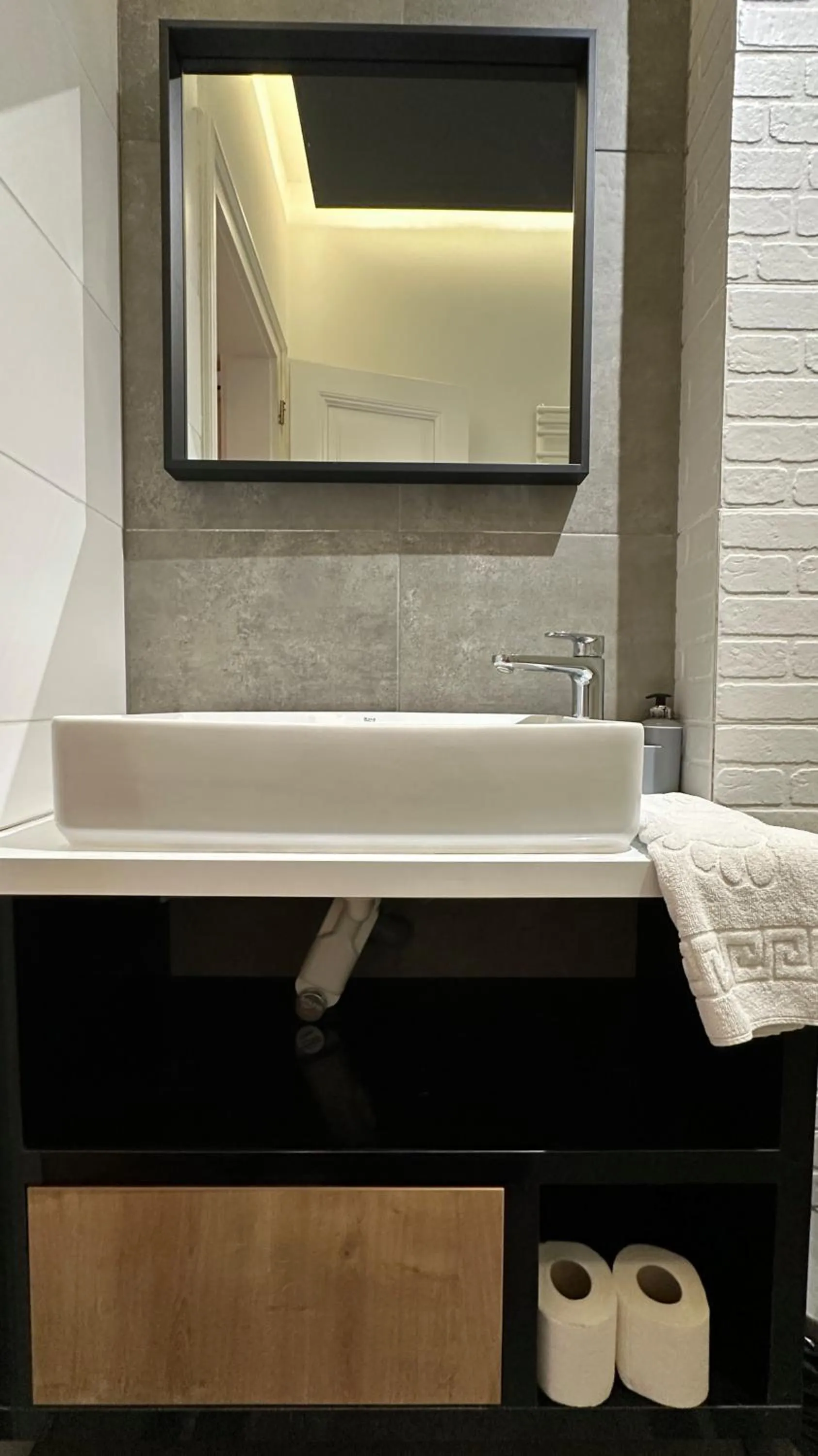 Bathroom in Carol Residence - ultra central - powered by NEO