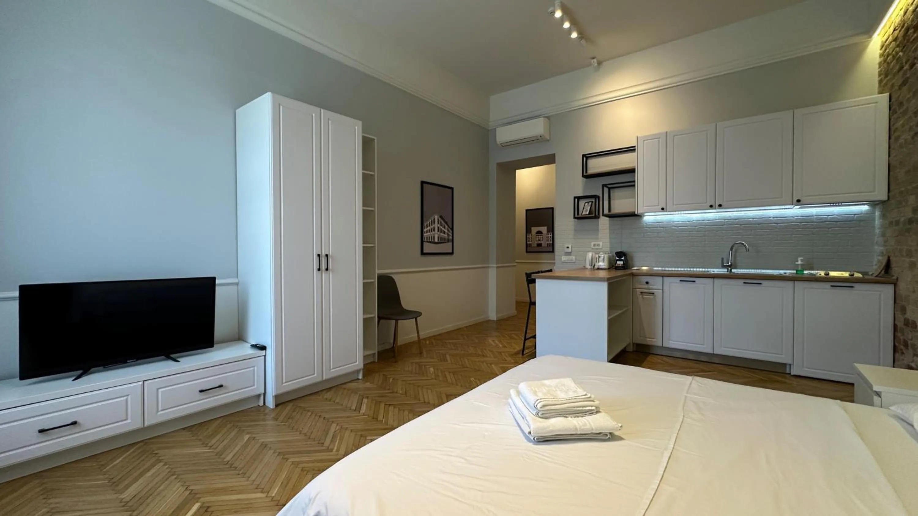 Bed in Carol Residence - ultra central - powered by NEO