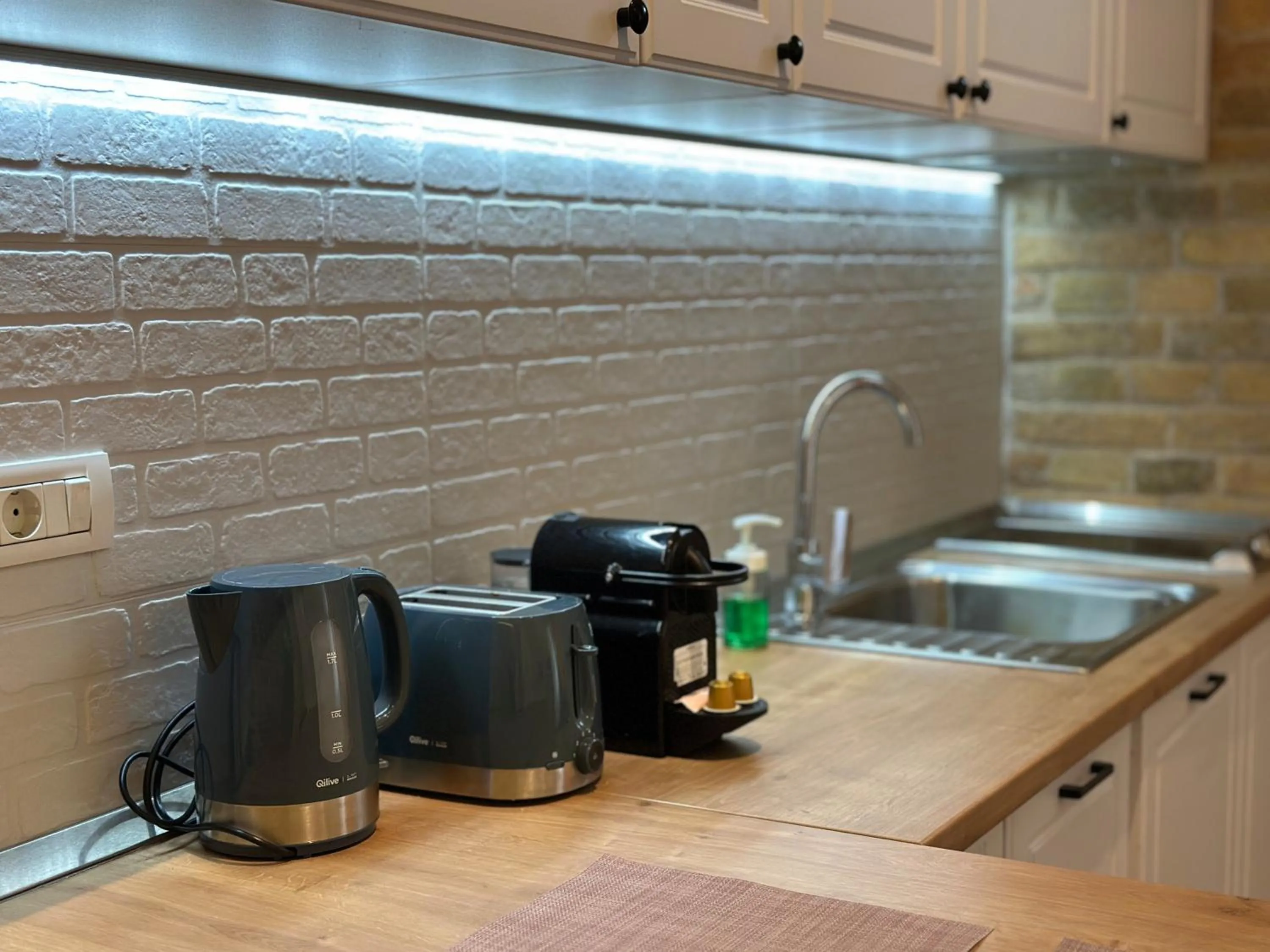 Kitchen or kitchenette in Carol Residence - ultra central - powered by NEO