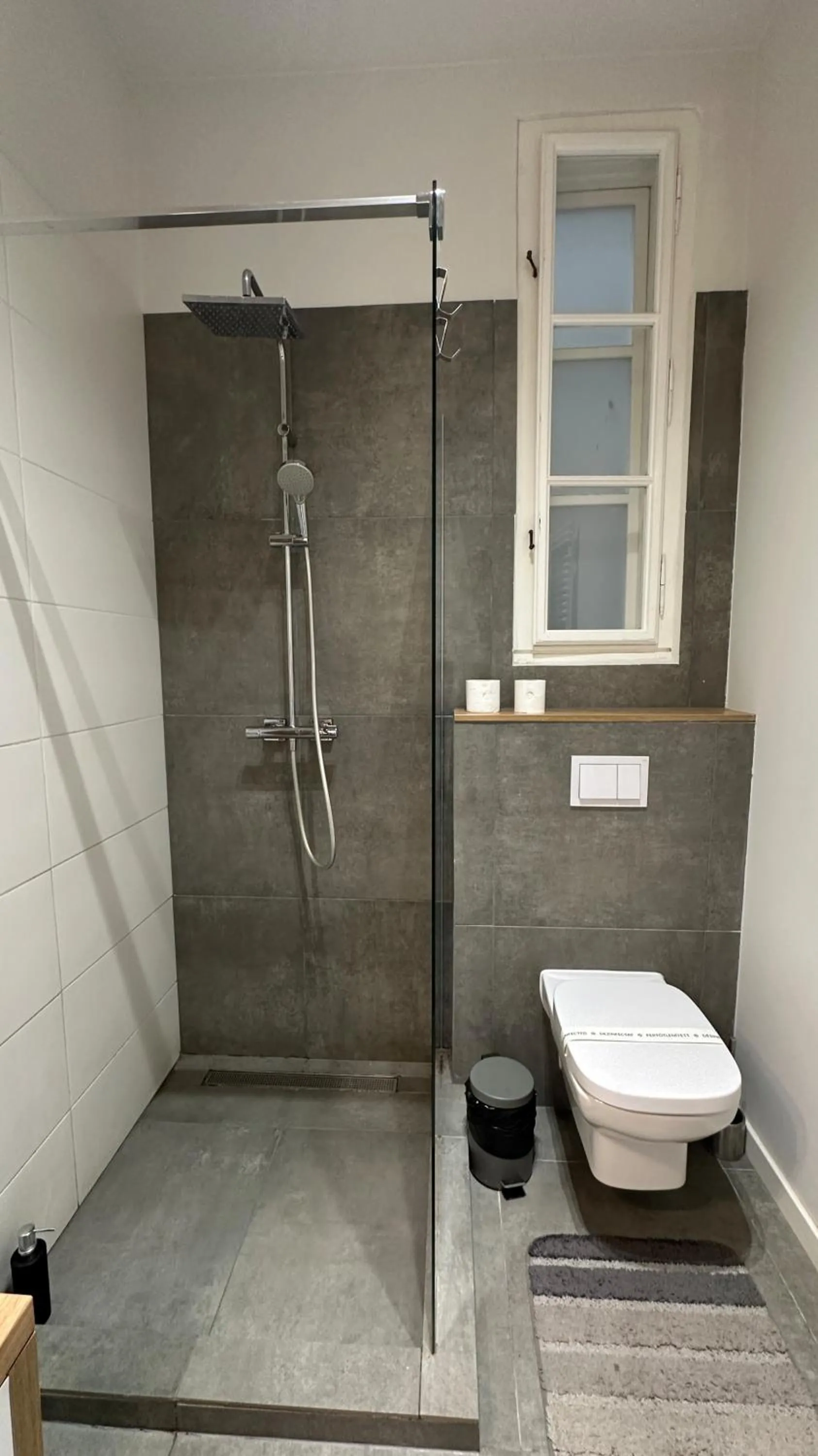 Shower in Carol Residence - ultra central - powered by NEO