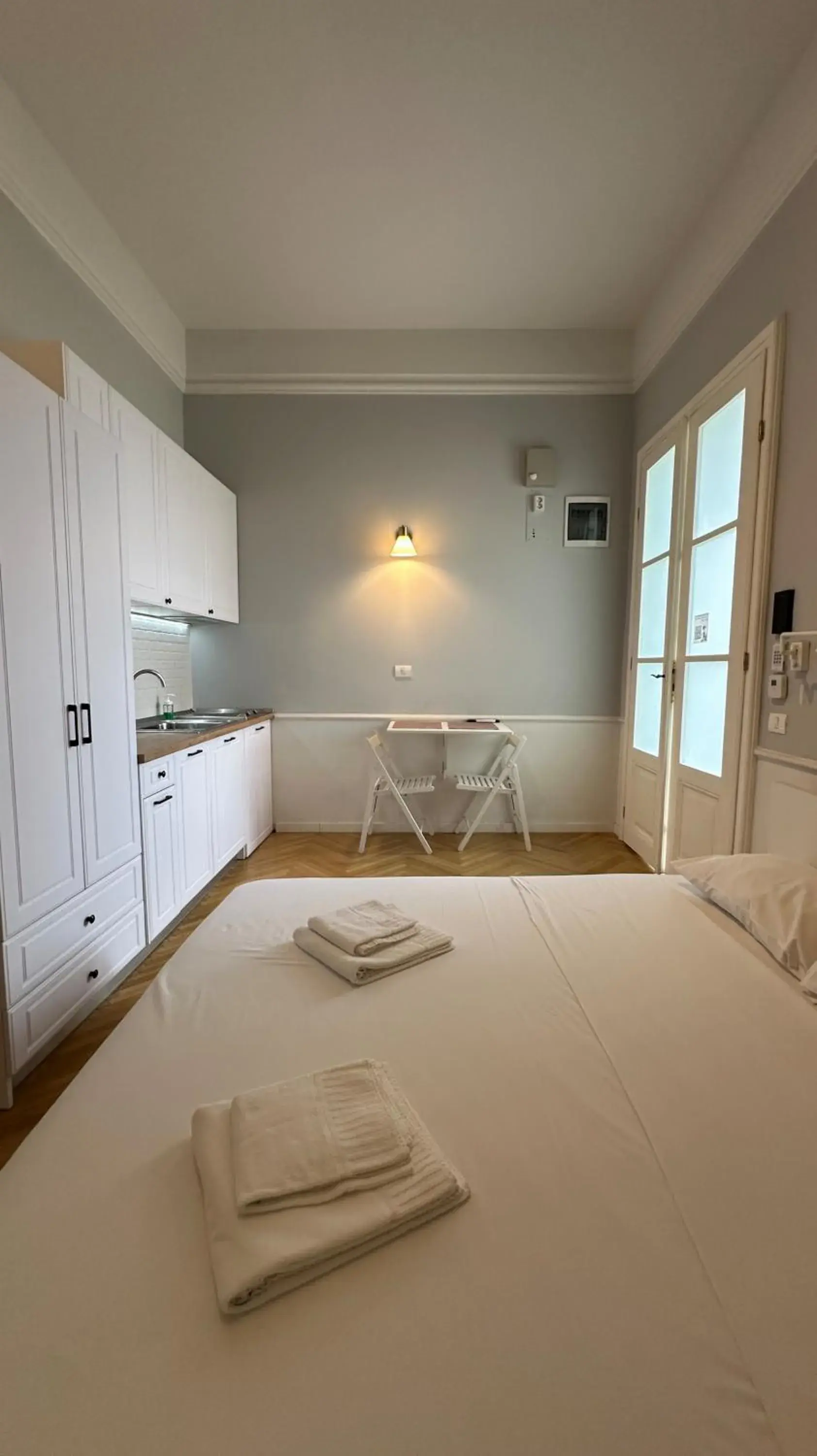 Deluxe Queen Studio in Carol Residence - ultra central - powered by NEO Deluxe Queen Studio in Carol Residence - ultra central - powered by NEO