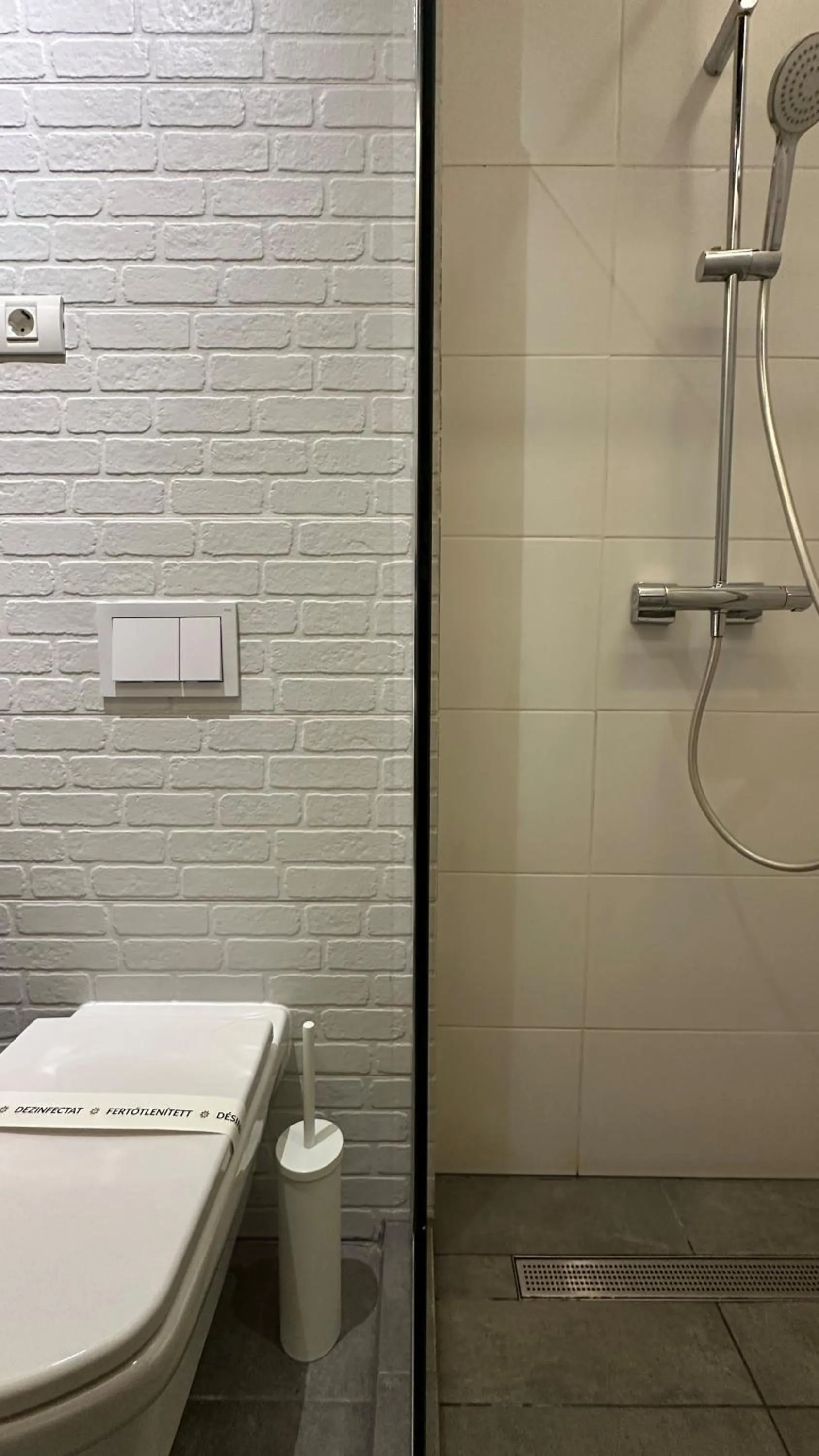 Shower in Carol Residence - ultra central - powered by NEO