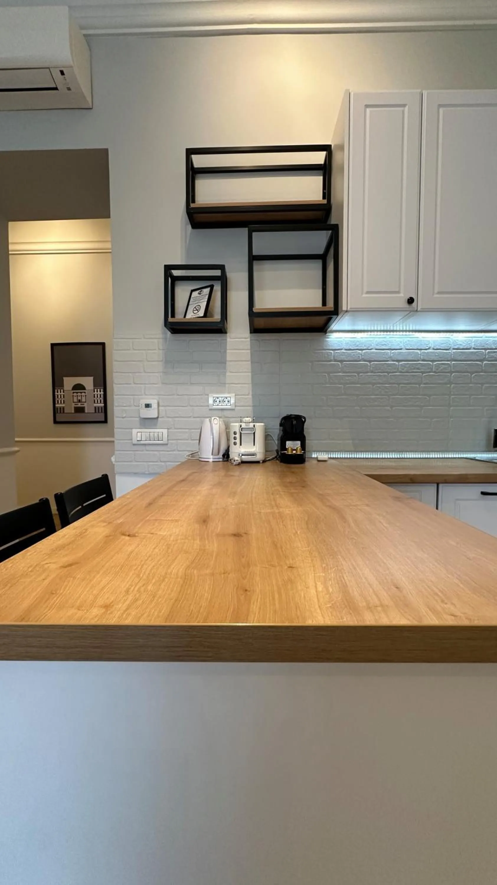 Kitchen or kitchenette in Carol Residence - ultra central - powered by NEO