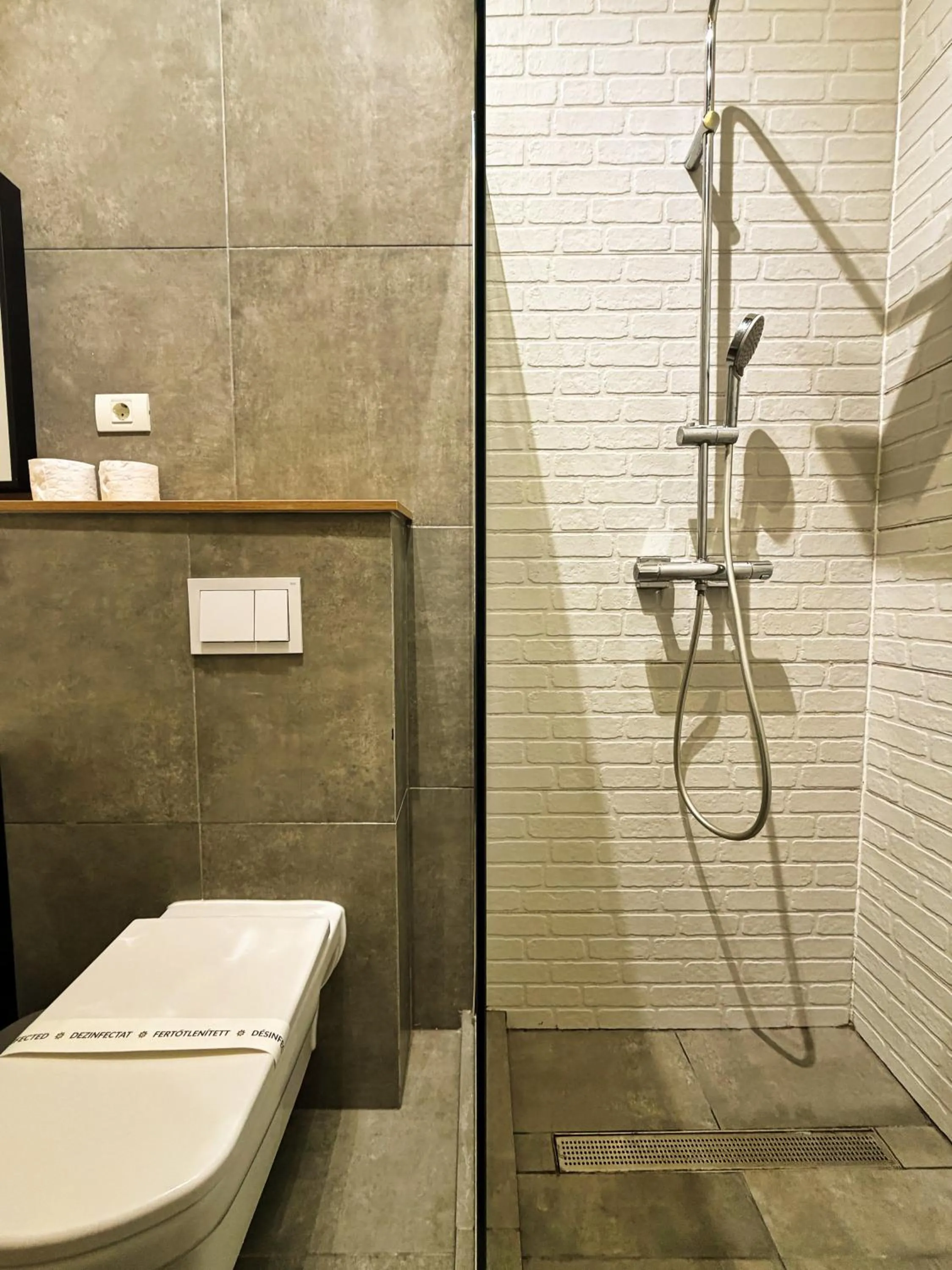 Shower in Carol Residence - ultra central - powered by NEO