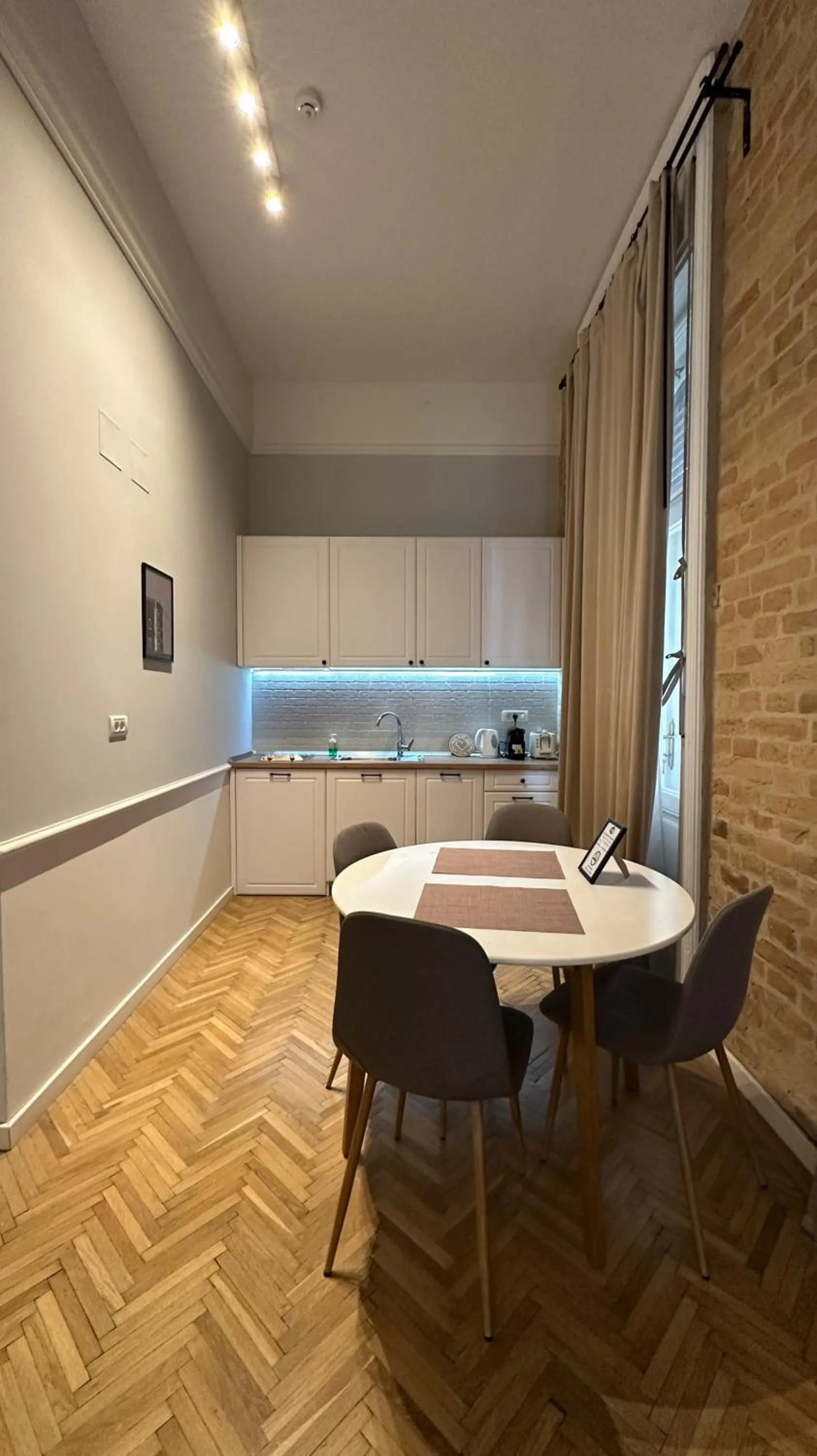 Living room in Carol Residence - ultra central - powered by NEO