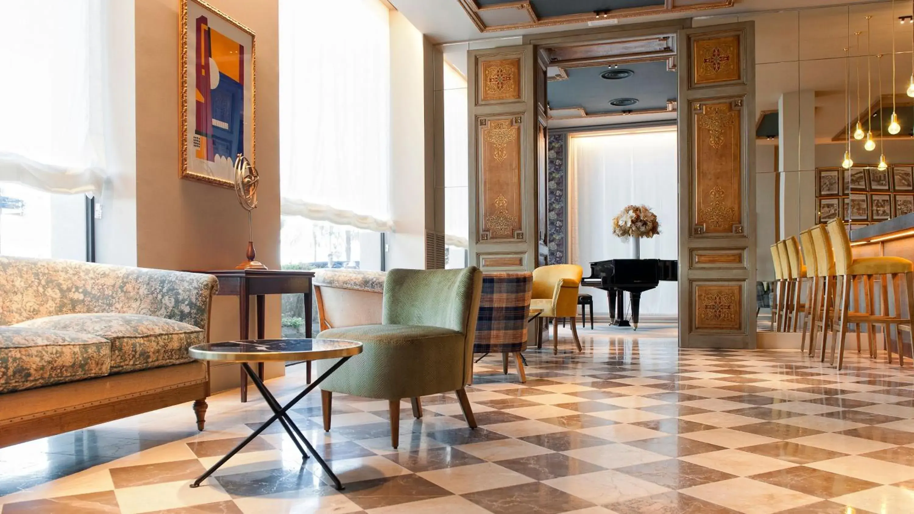 Lounge or bar in Duquesa de Cardona Hotel 4 Sup by Grup Duquessa Lounge or bar in Duquesa de Cardona Hotel 4 Sup by Grup Duquessa