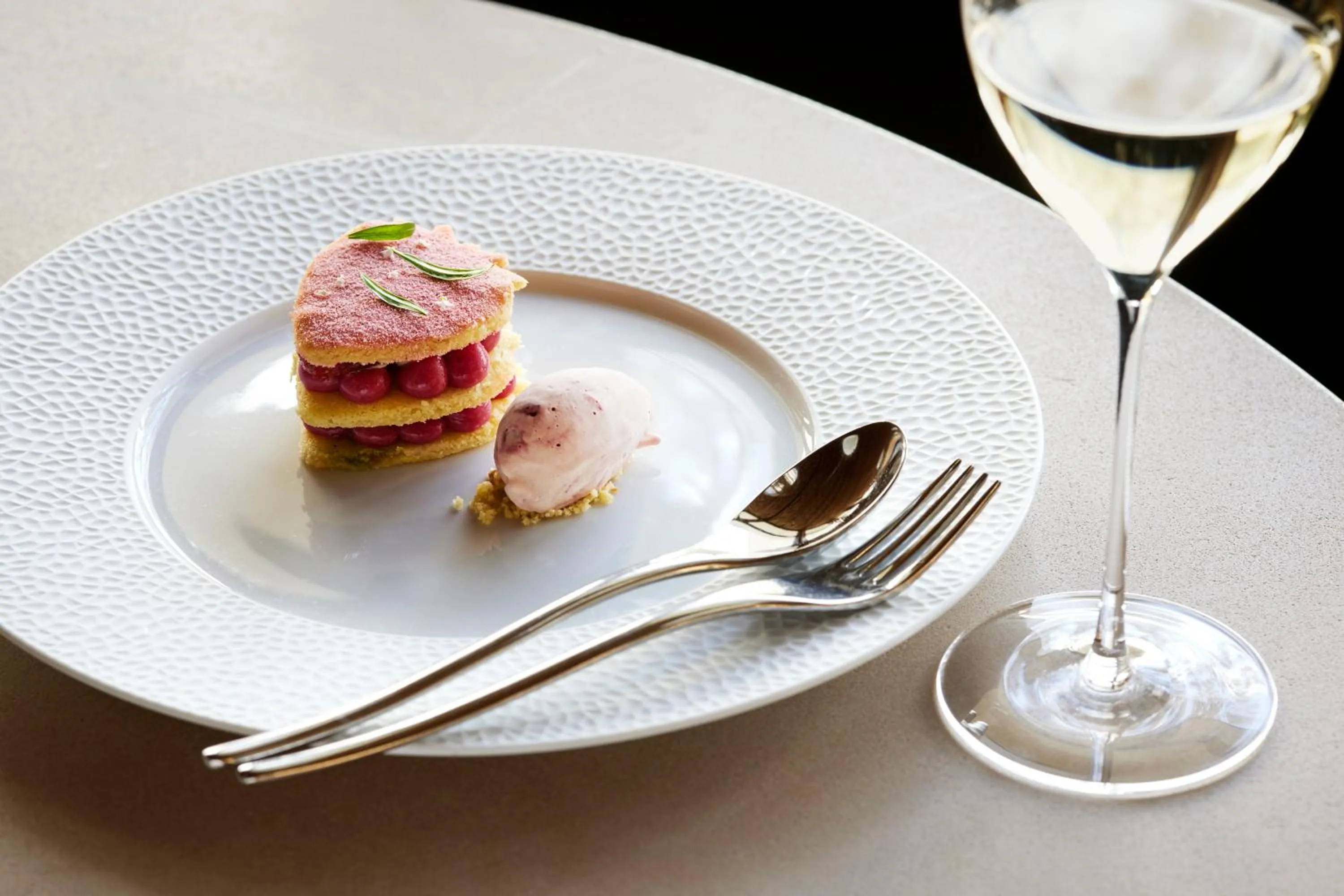 Restaurant/places to eat in Royal Mail Hotel