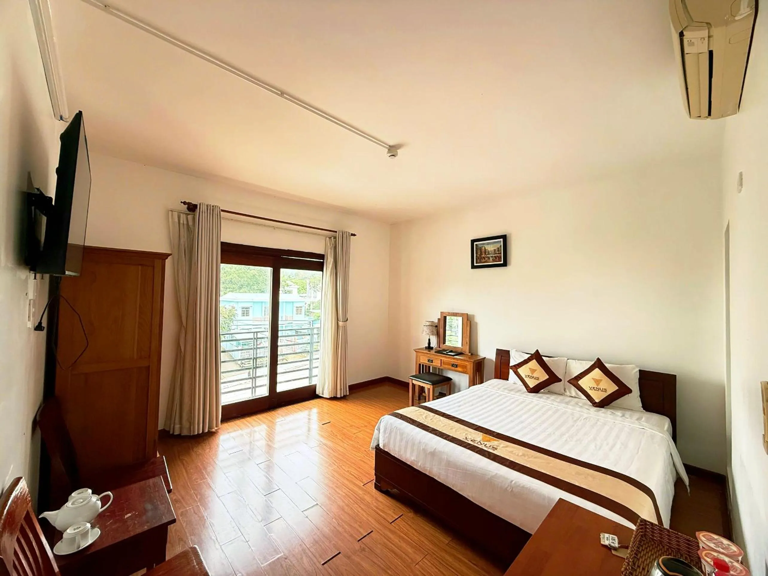 Bed in Venus Phu Quoc Hotel