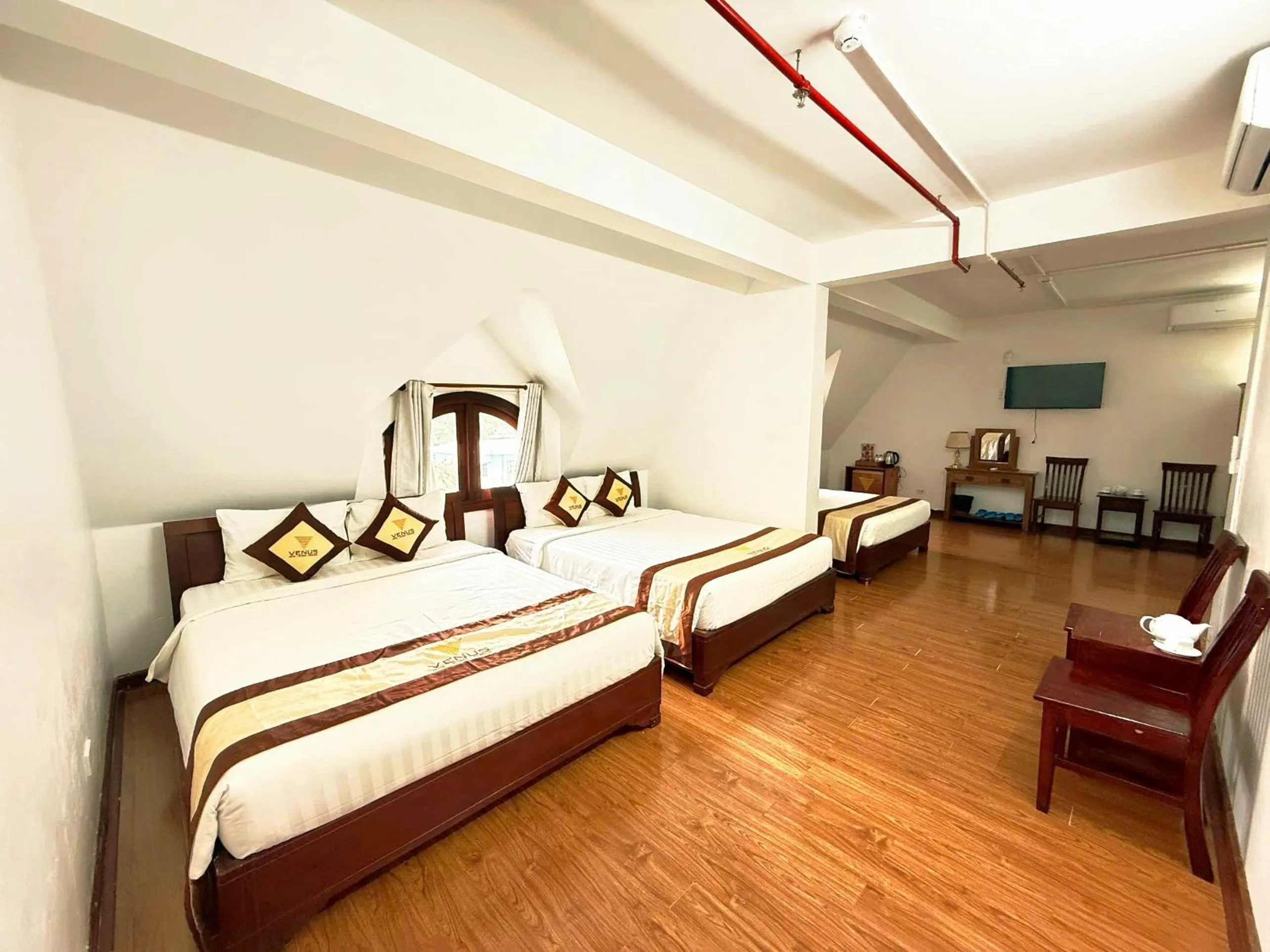 Photo of the whole room, Bed in Venus Phu Quoc Hotel