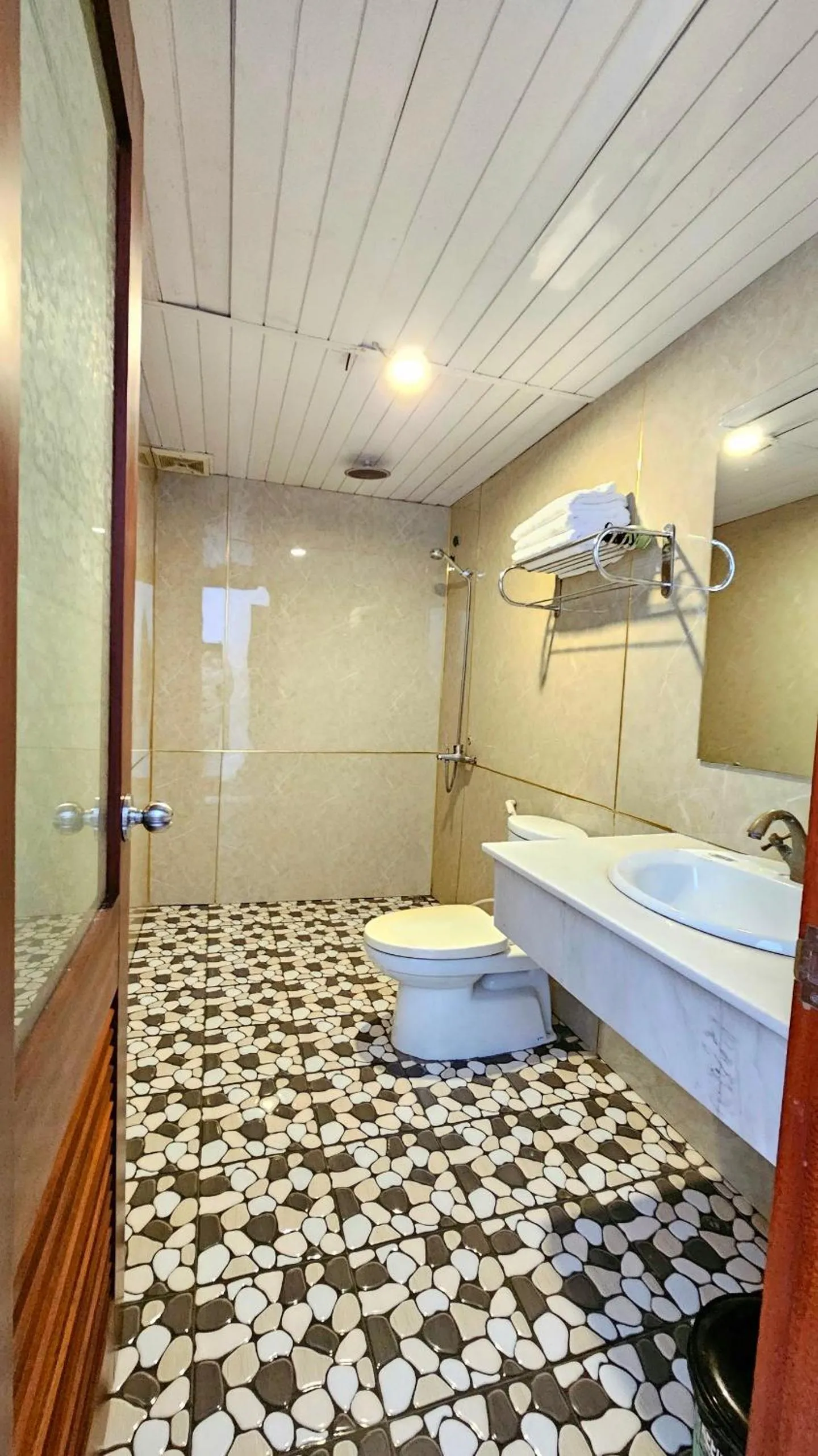 Shower in Venus Phu Quoc Hotel