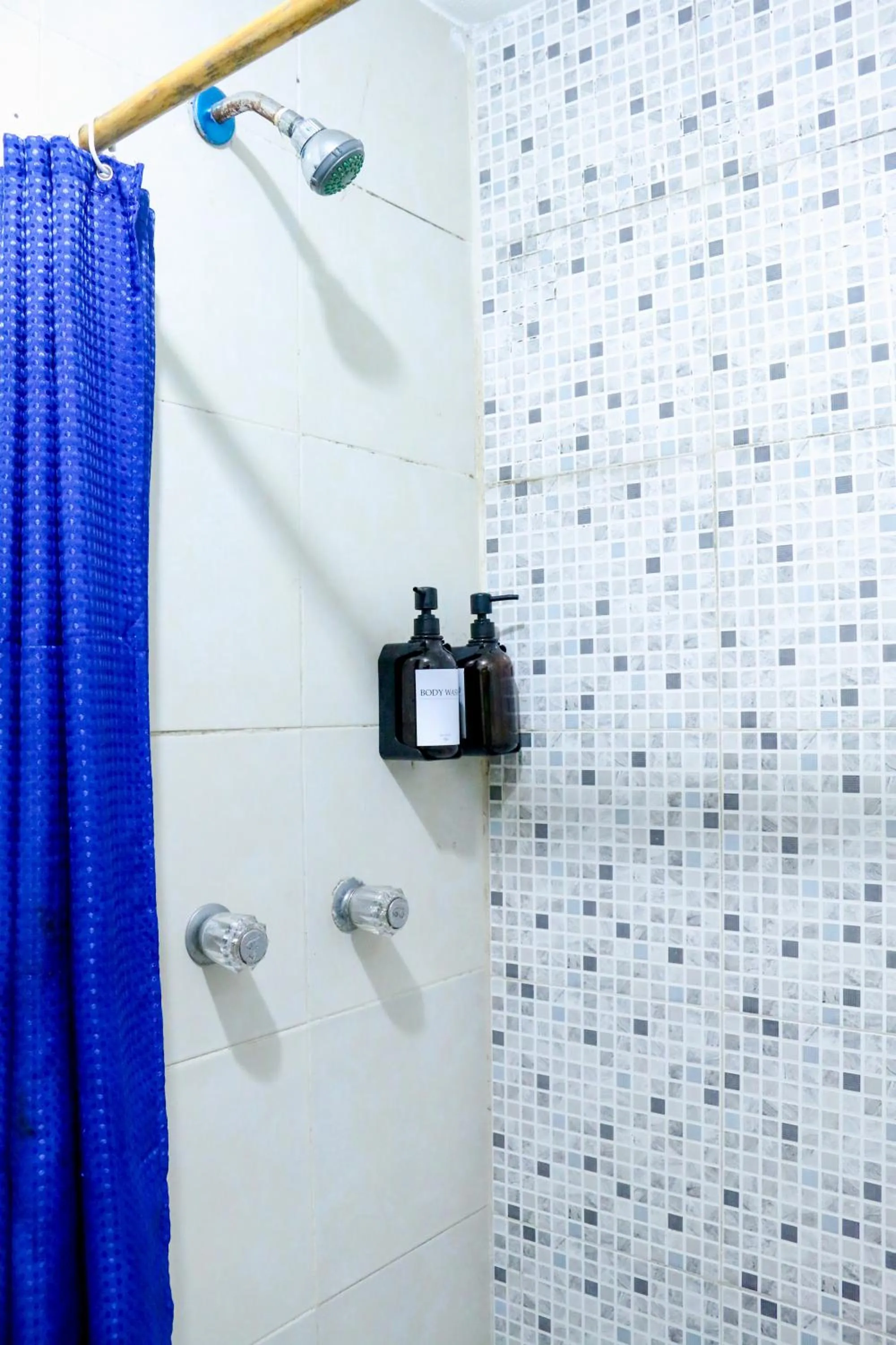 Shower in Hotel Rosa del Alba, Barrio Mágico Centro Histórico de Chetumal