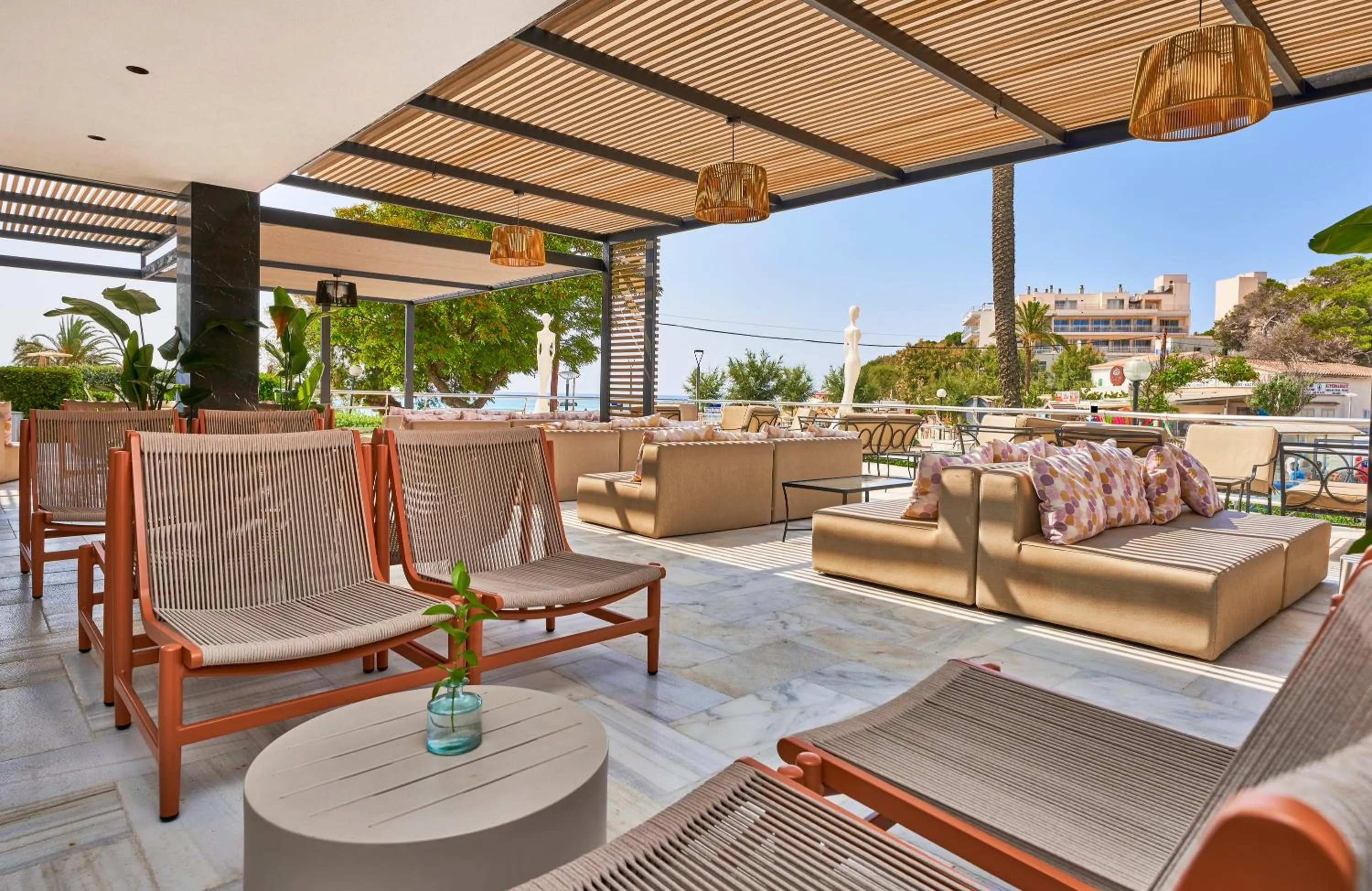 Lounge or bar in Hotel Serrano Palace