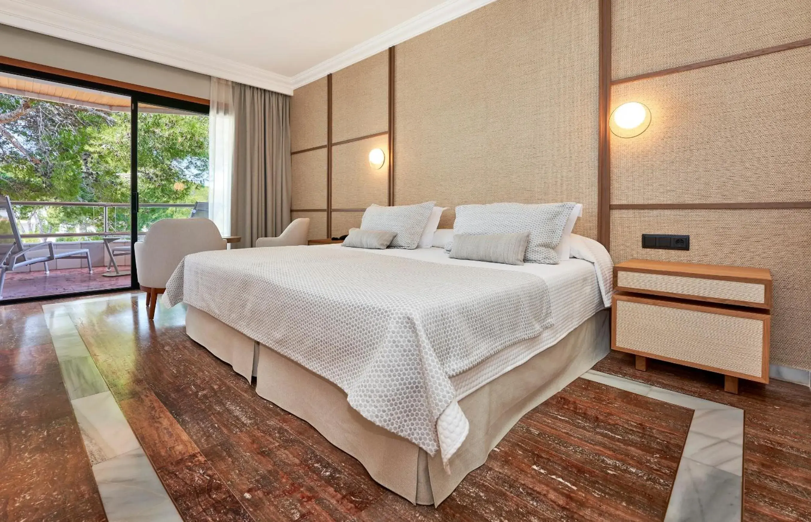 City view, Bed in Hotel Serrano Palace City view, Bed in Hotel Serrano Palace