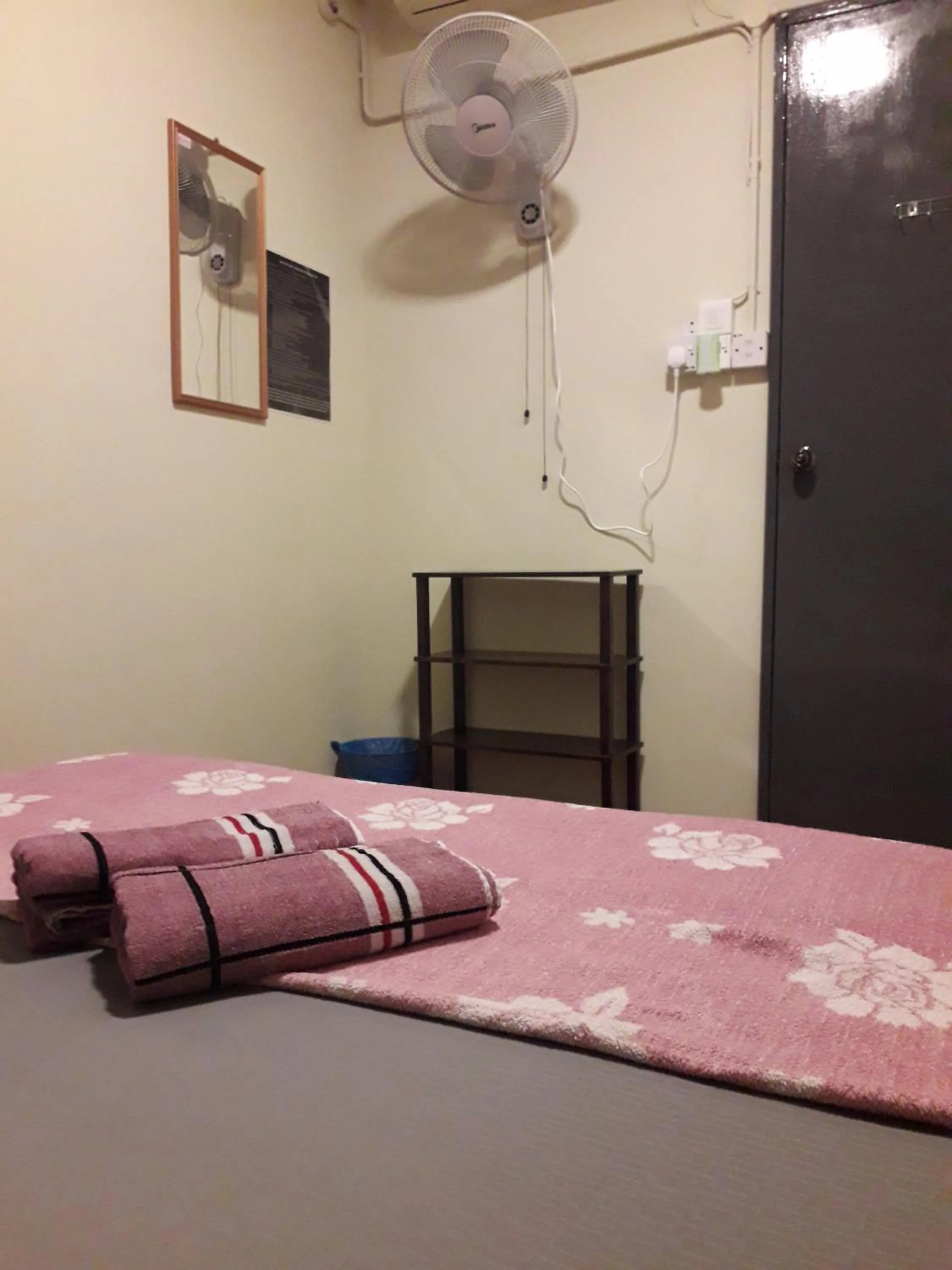 Budget Double Room in QuiikCat
