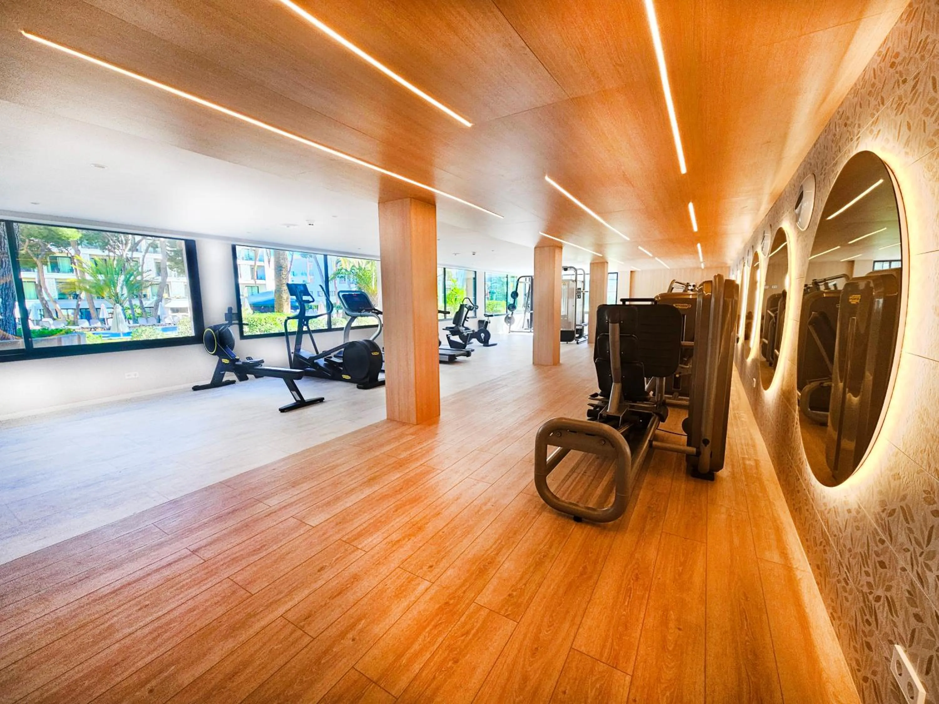 Fitness centre/facilities in Hotel & Spa S'Entrador Playa