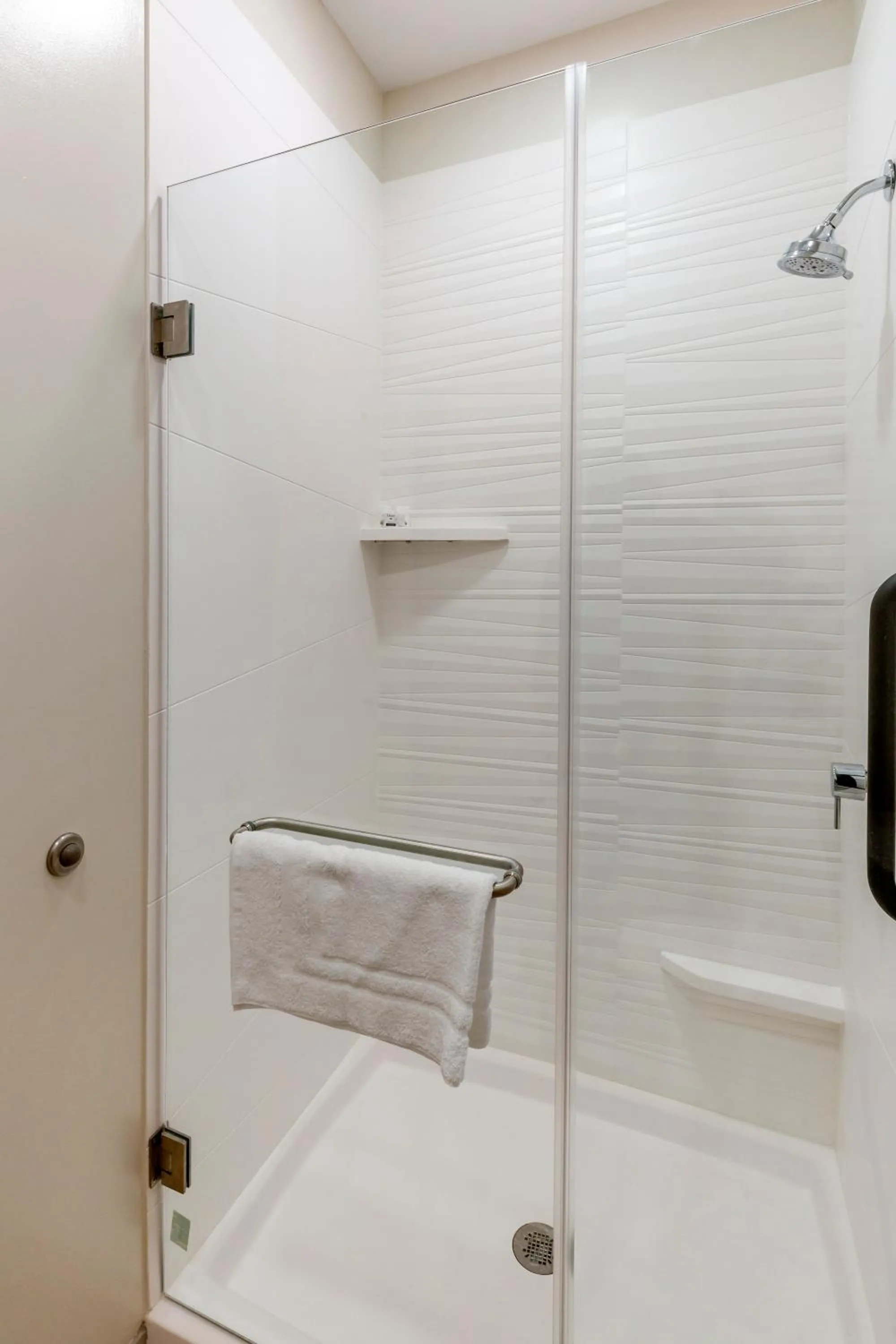 Shower, Bed in Inn at Blackstone