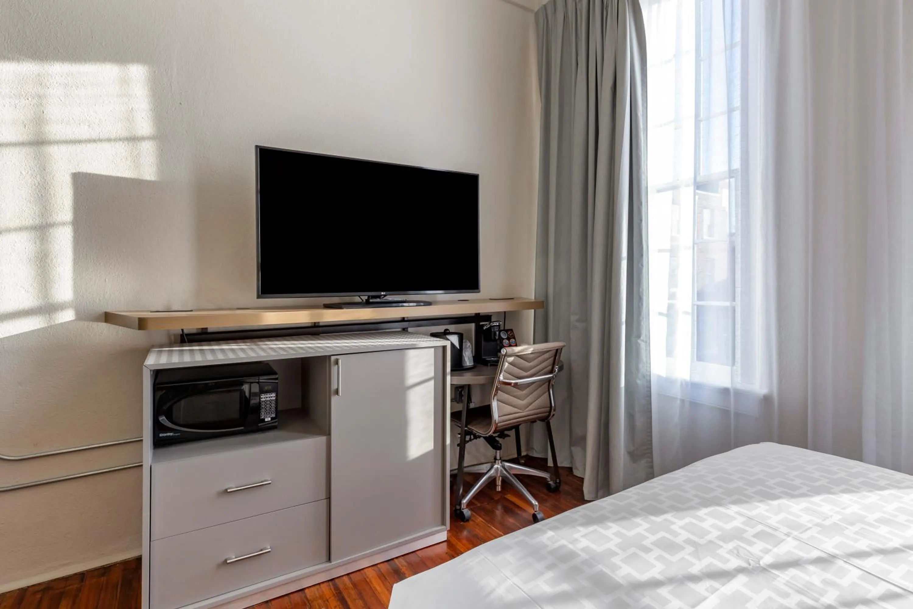 TV and multimedia, Bed in Inn at Blackstone